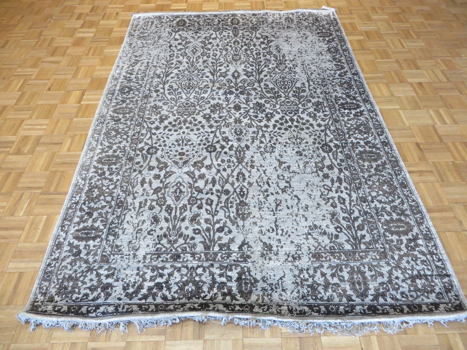 6’1 X 9’1 Hand Knotted Gray Tone On Tone Wool & Silk Oriental Rug G4060