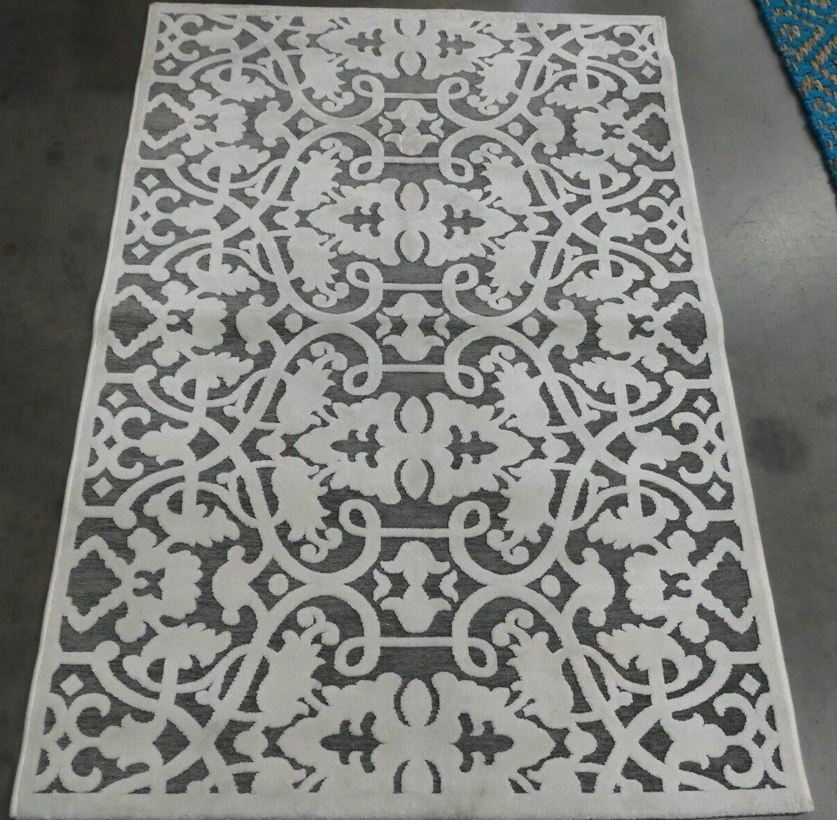 IVORY / DARK GREY 3′-1″ X 4′-7″ Stained Rug, Reduced Price 1172618836 PARB636C-3