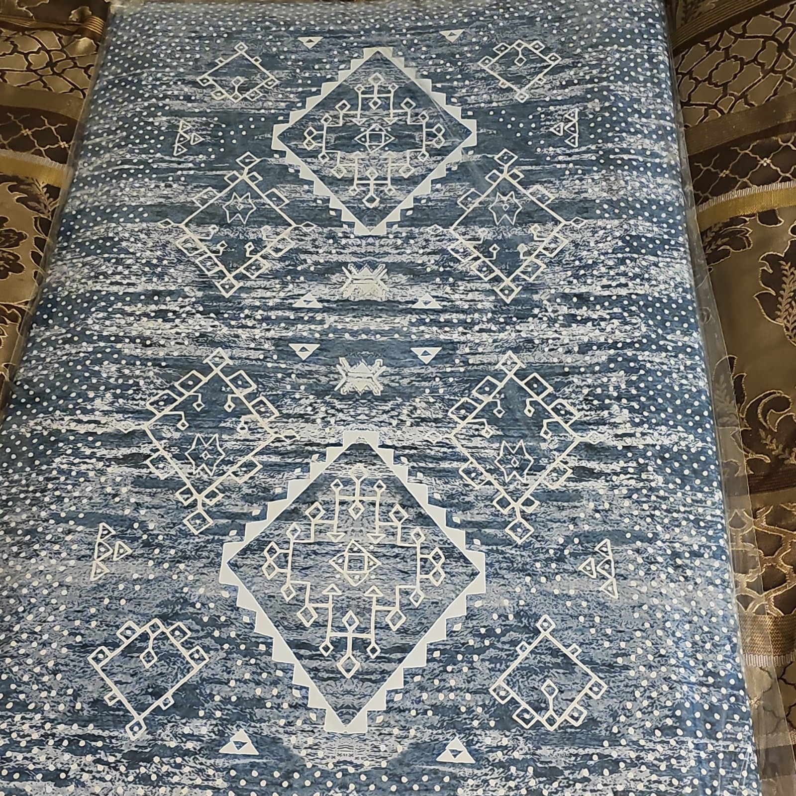 Blue/White Geometric Rectangle Area Rug 20 x 32 in 0.25 in Thick