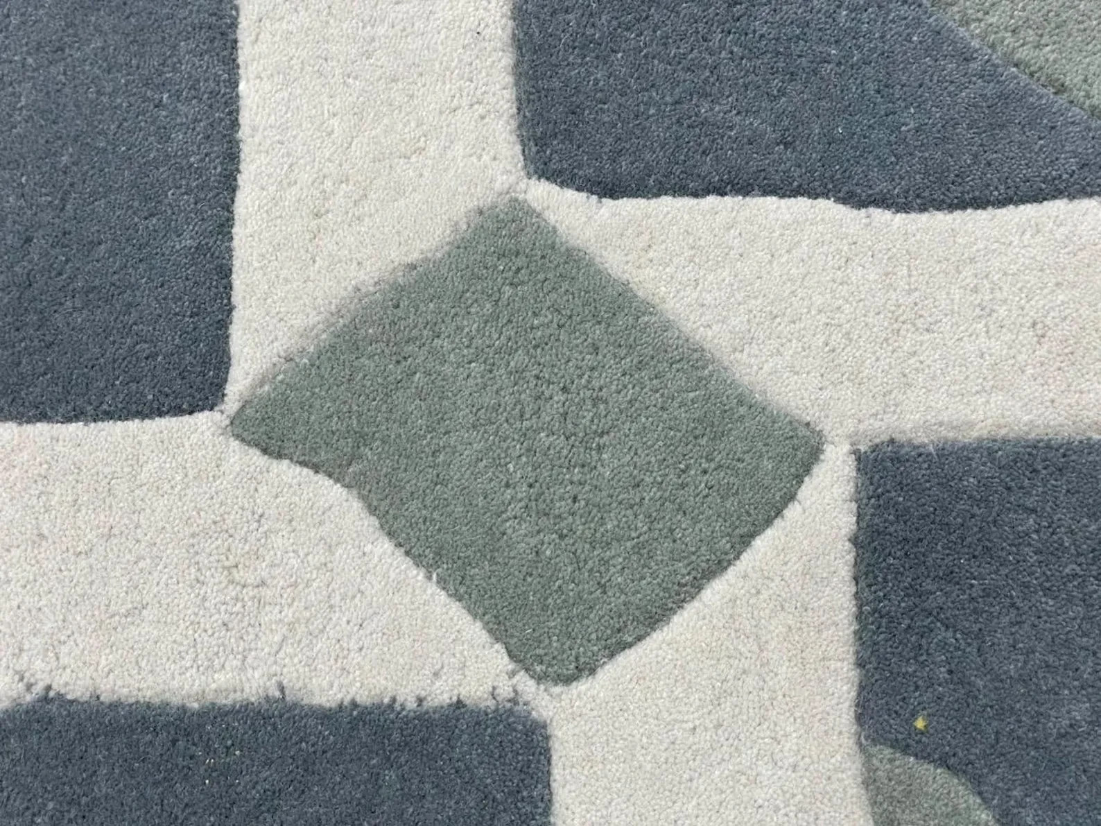 Geo Stone – Hand Tufted Wool Area Rug for Bedroom Living Room Guestroom Rug