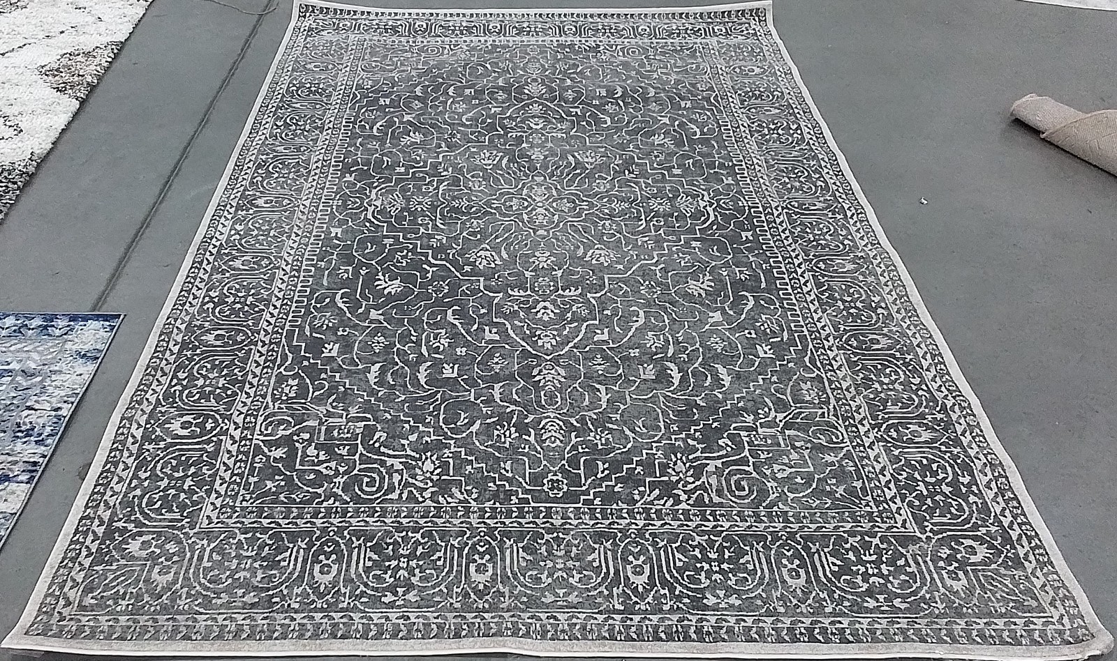 DK GREY / CREAM 6′-0″ x 9′-0″ Back Stain Rug, Reduced Price 1172804968 RFT670B-6