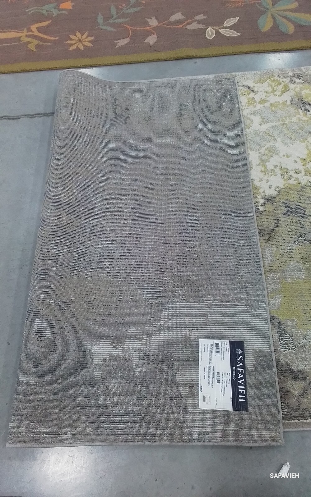 IVORY / GREY 5′-1″ x 7′-7″ Back Stain Rug, Reduced Price 1172768155 MNC219S-5