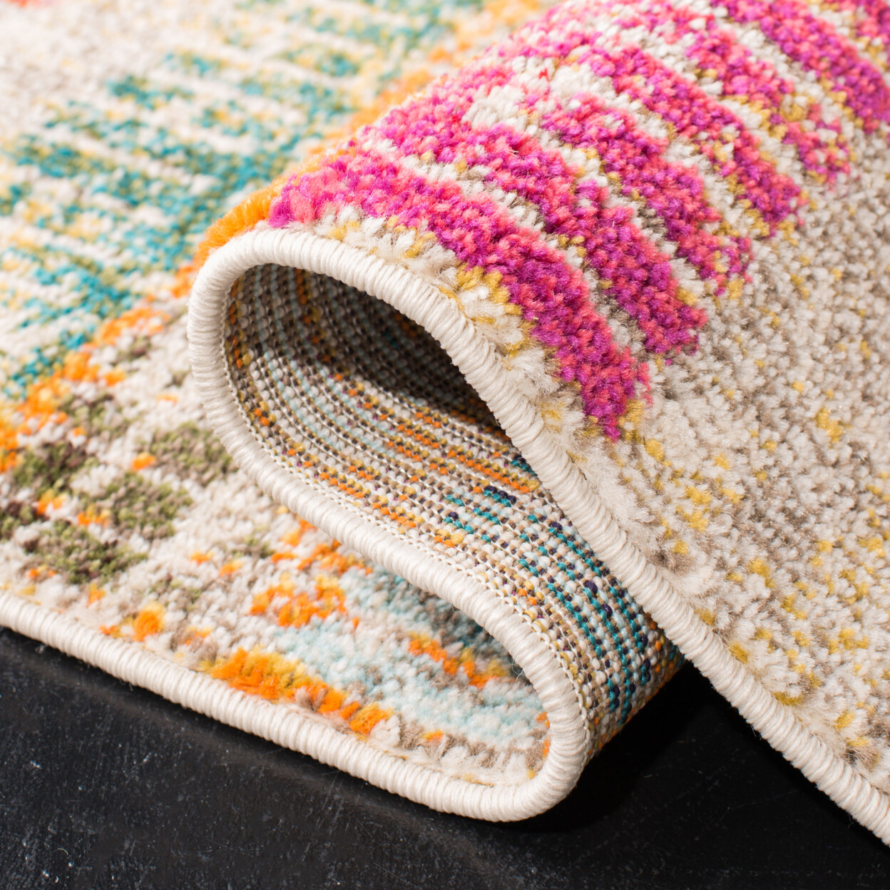SAFAVIEH Madison Collection MAD417C Ivory / Multi Rug