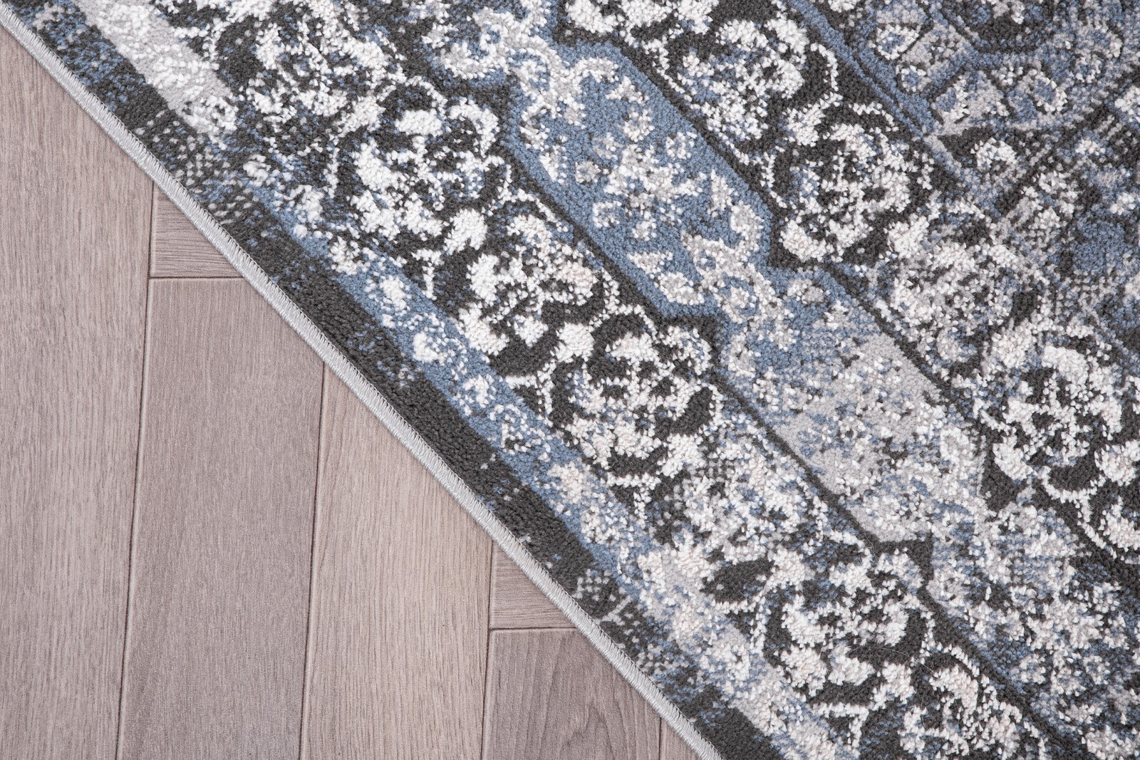 L’Baiet Lina Blue Oriental 2 ft. x 6 ft. Runner Rug