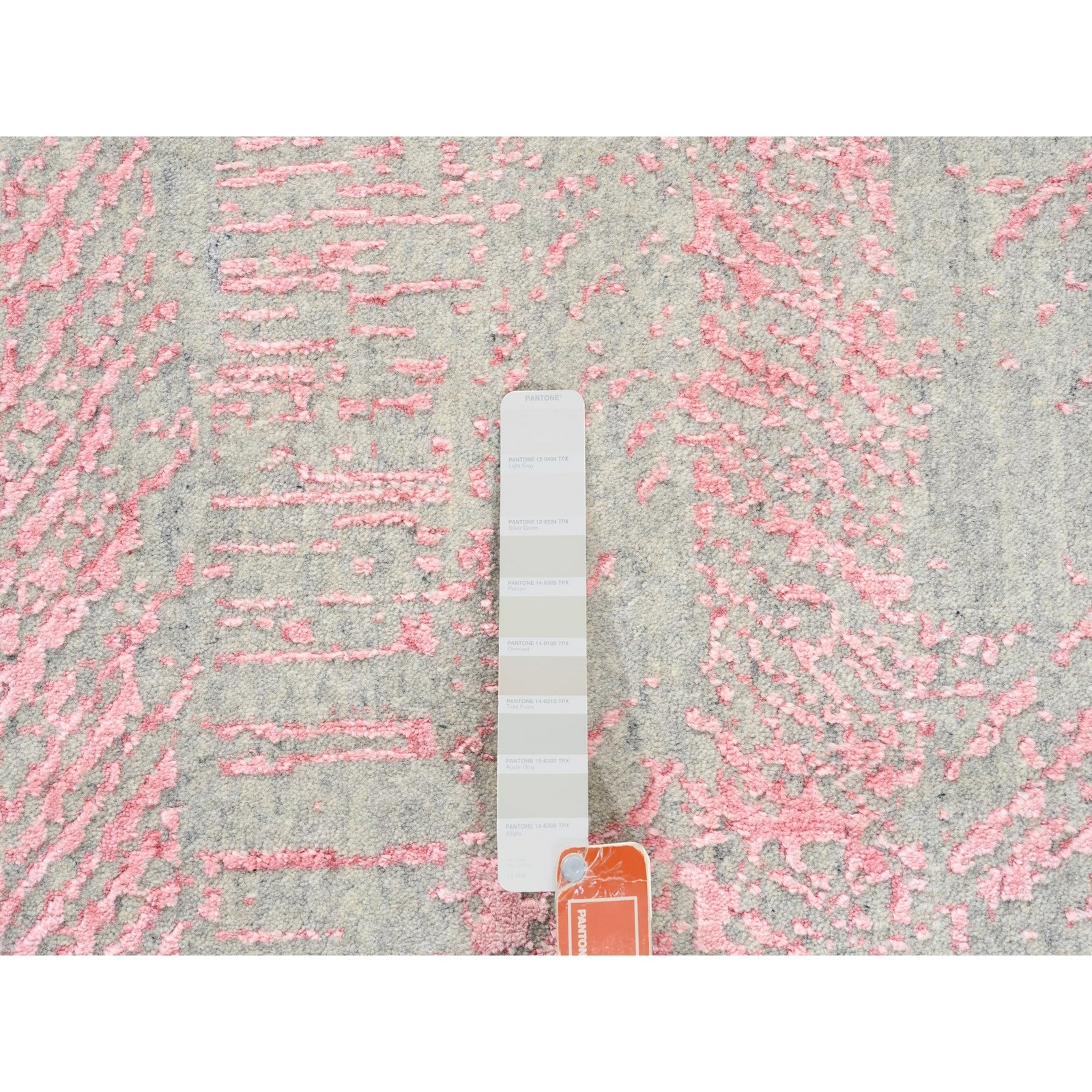 7’10″x10’1″ Wool And Plant Based Silk Erased Modern Design Handloomed Rug R62257