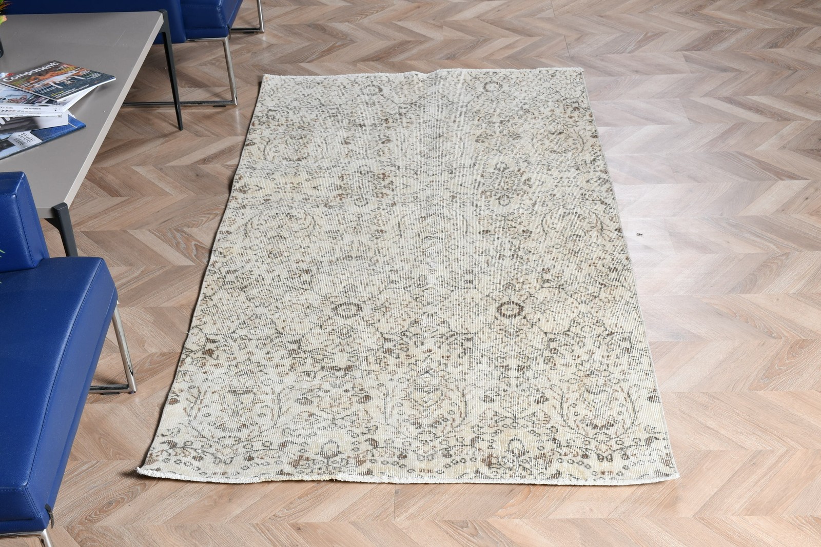 Turkish Vintage Rug 3,8×6,9 ft, White Area Camouflage Wool Rug