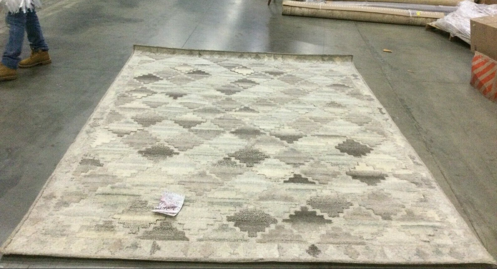 GREY / TAUPE 8′ X 10′ Damaged Rug, Reduced Price 1172634364 WYD803B-8