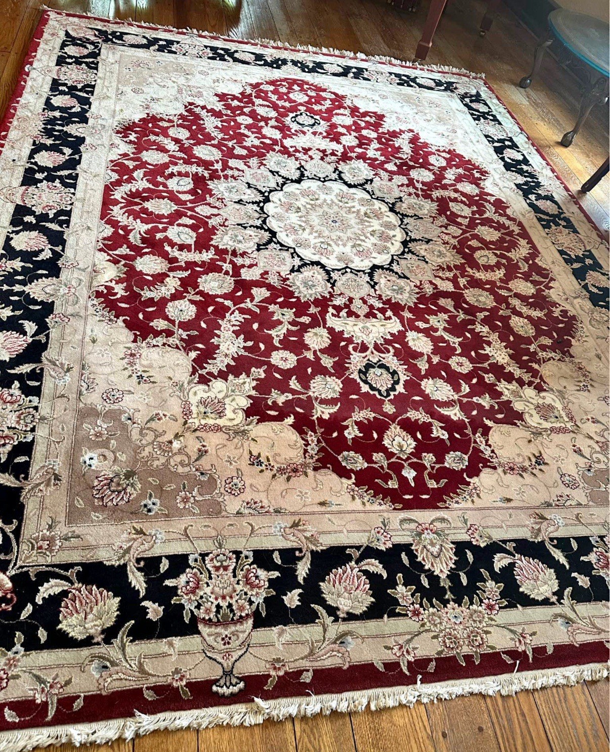 Handmade Wool Rug 9×12 – Red, Ivory & Black Medallion Design – Excellent