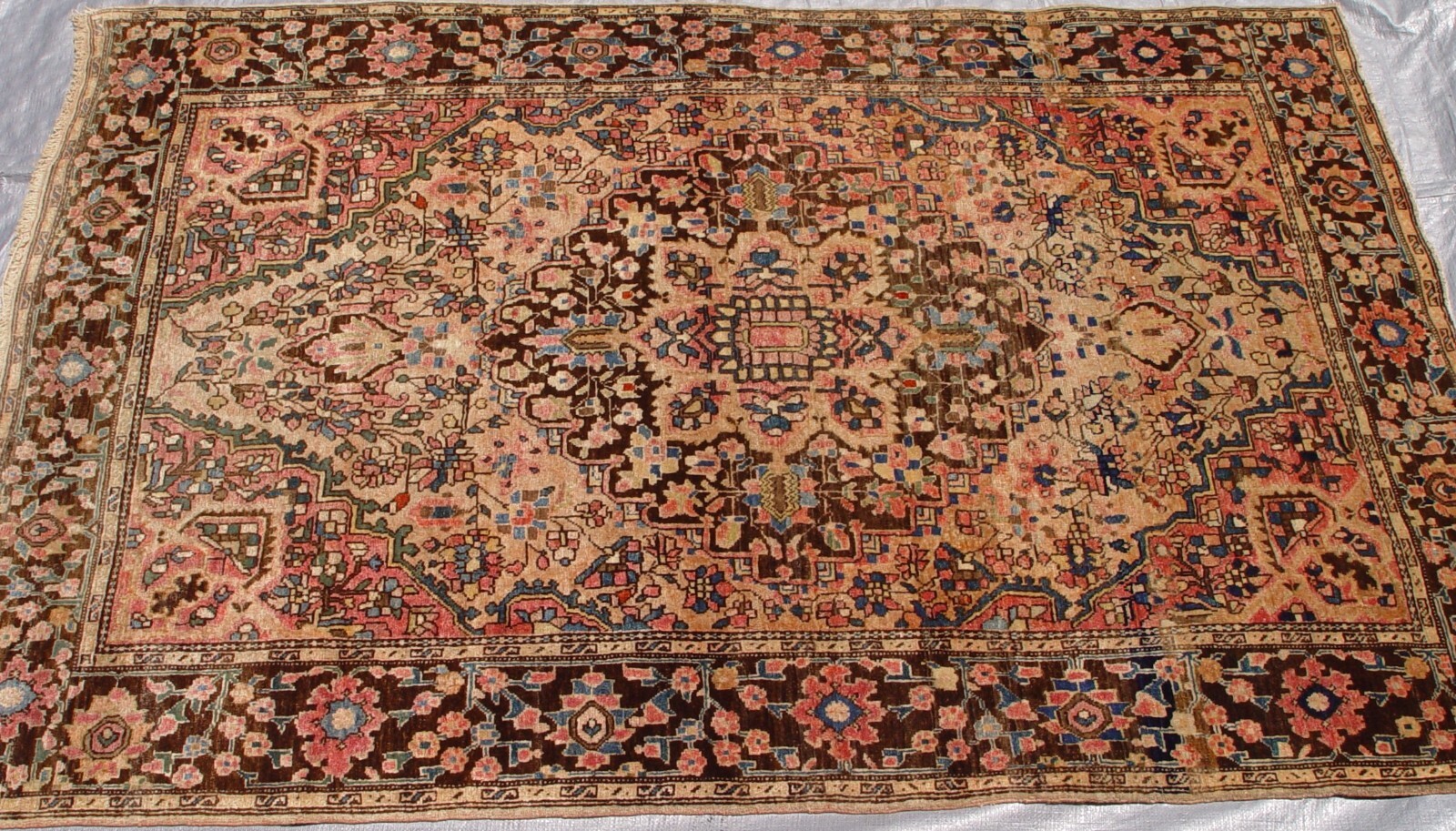 Magnificent Antique Saroukk Hand-Knotted Wool Oriental Rug Unique Colors 3’3″x5′