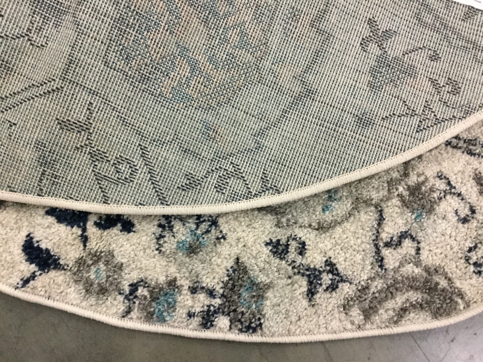 CREAM / LIGHT GREY 5′-3″ X 5′-3″ Damaged Rug Reduced Price 1172635333 MAD600C-5R