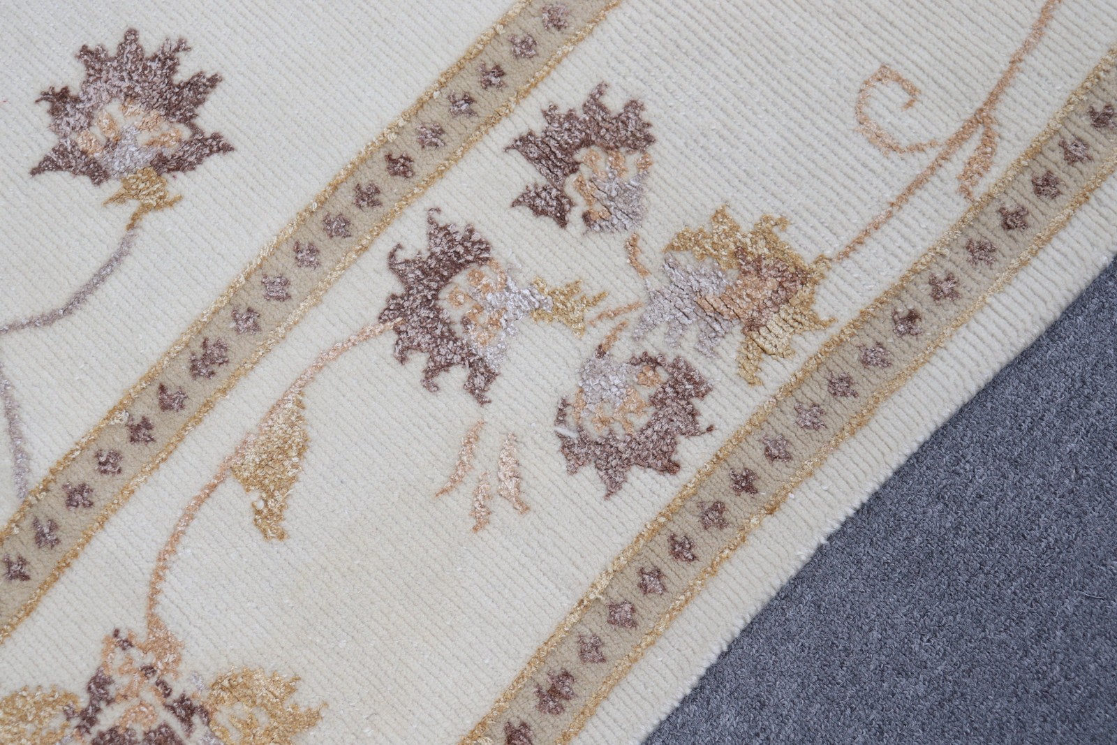 Turkish Large Rug 5,6×8 ft (170×243 cm), Vintage White Moroccan Rug