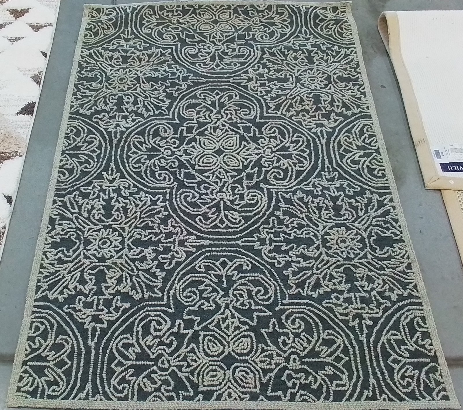 DARK GREY LIGHT GREY 4′-0″ x 6′-0″ Cut on Rug Reduced Price 1172774570 TRC101A-4