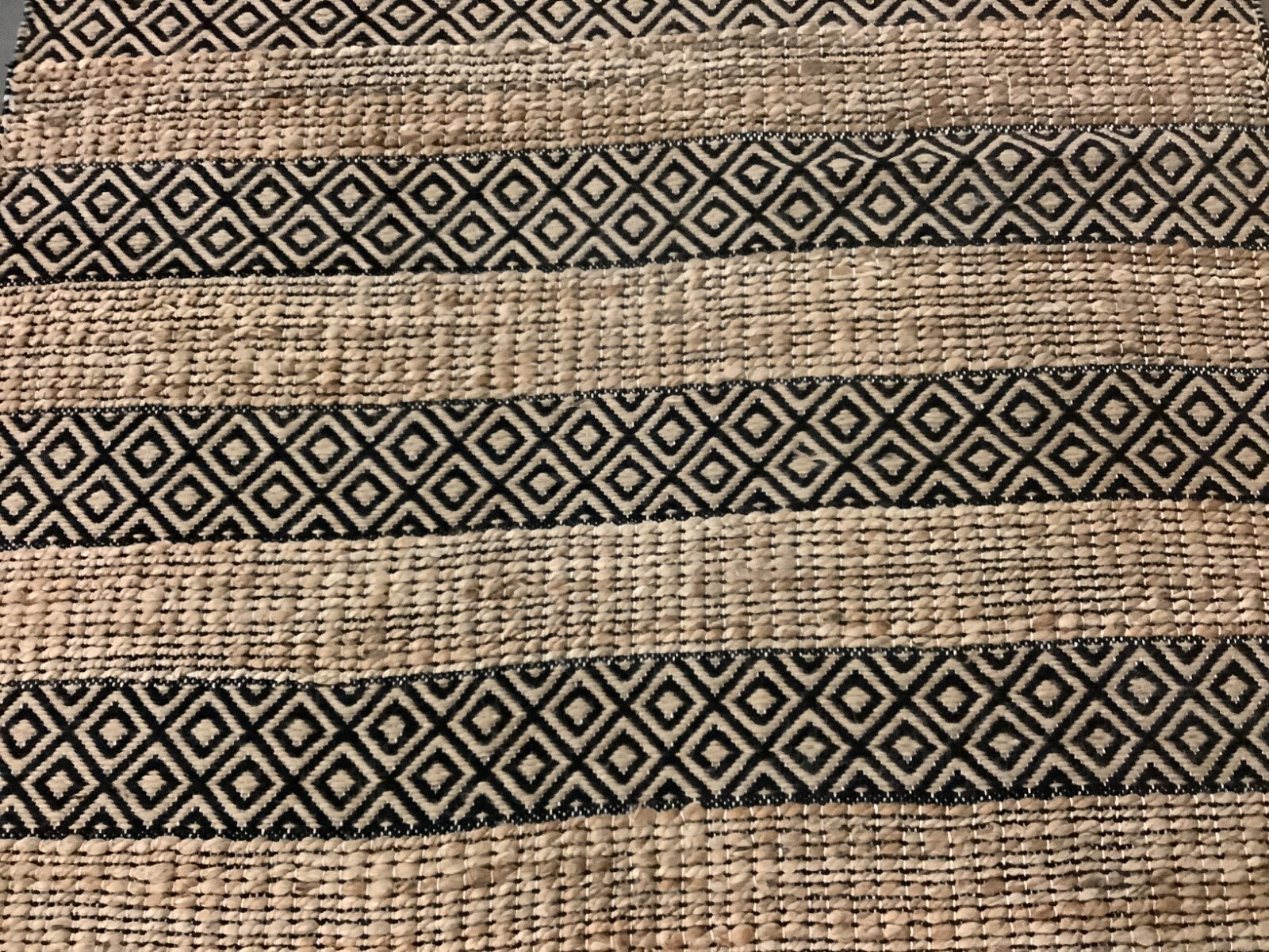 BLACK / NATURAL 4′-0″ x 6′-0″ Back Stain Rug, Reduced Price 1172676157 NFB653Z-4