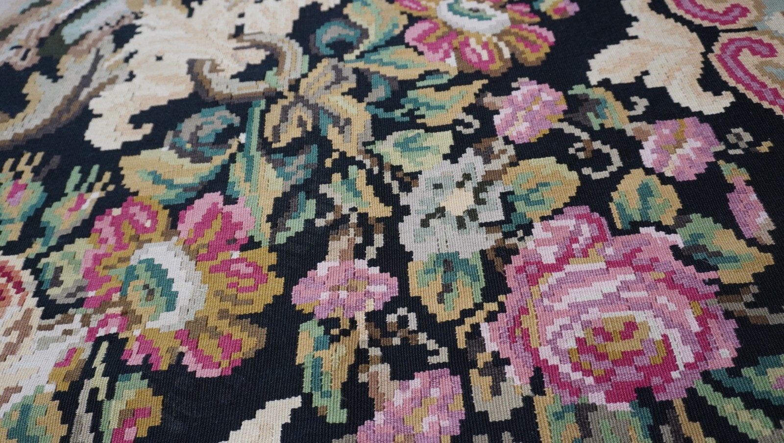 8’9″ x 9’8″ Antique Bessarabian Kilim Roses Flowers Handwoven Flatweave Rug