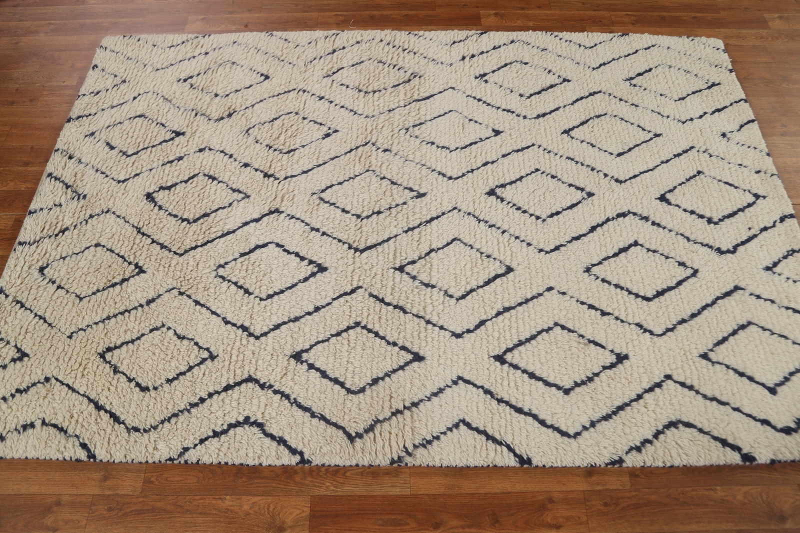 Stylish Abstract Luxury Hand-Knotted Wool Moroccan Ivory for Bedroom 5×7 ft