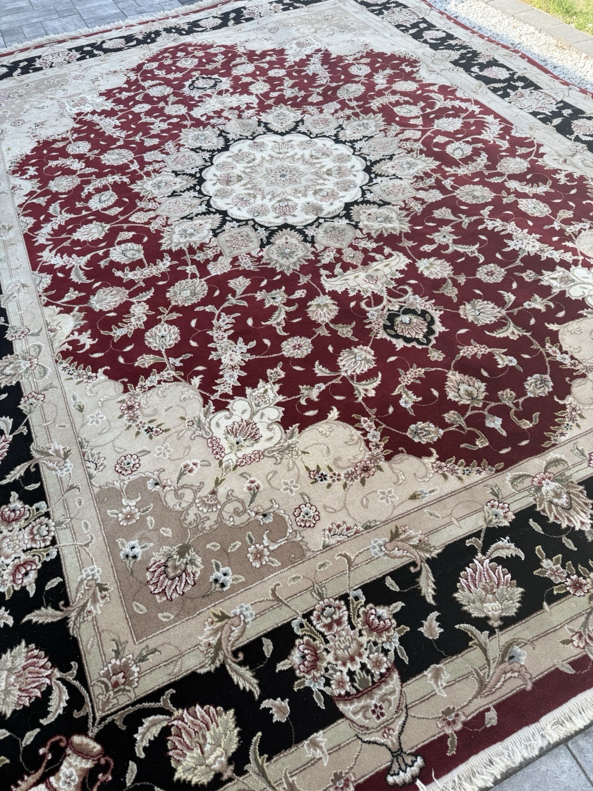 Handmade Wool Rug 9×12 – Red, Ivory & Black Medallion Design – Excellent