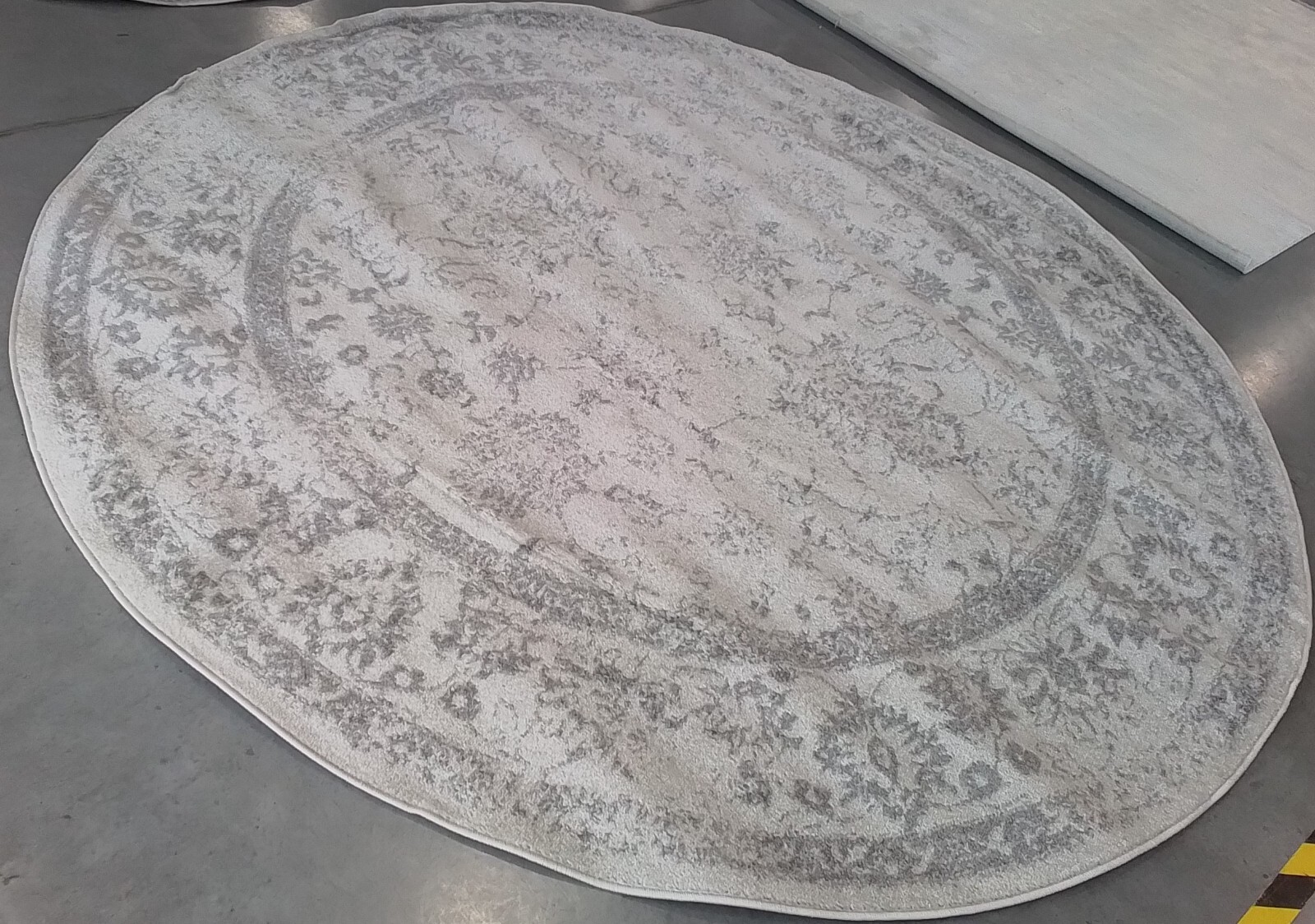 IVORY / SILVER 8′-0″ x 8′-0″ Back Stain Rug, Reduced Price 1172760320 ADR109C-8R