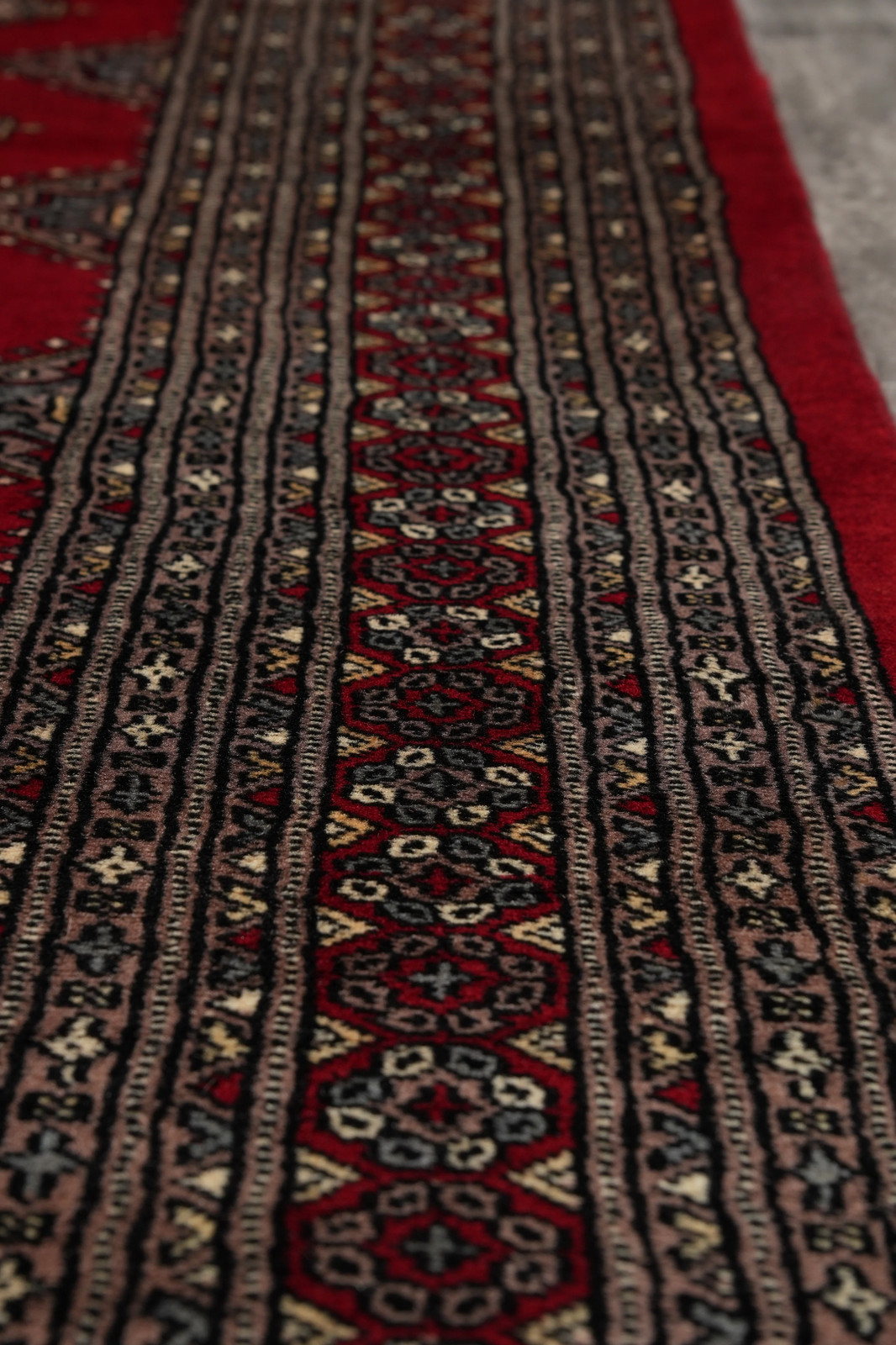 6.9 x 9 Jaldar Diamond Bokara Pattern Pakistan Rug #F-4611
