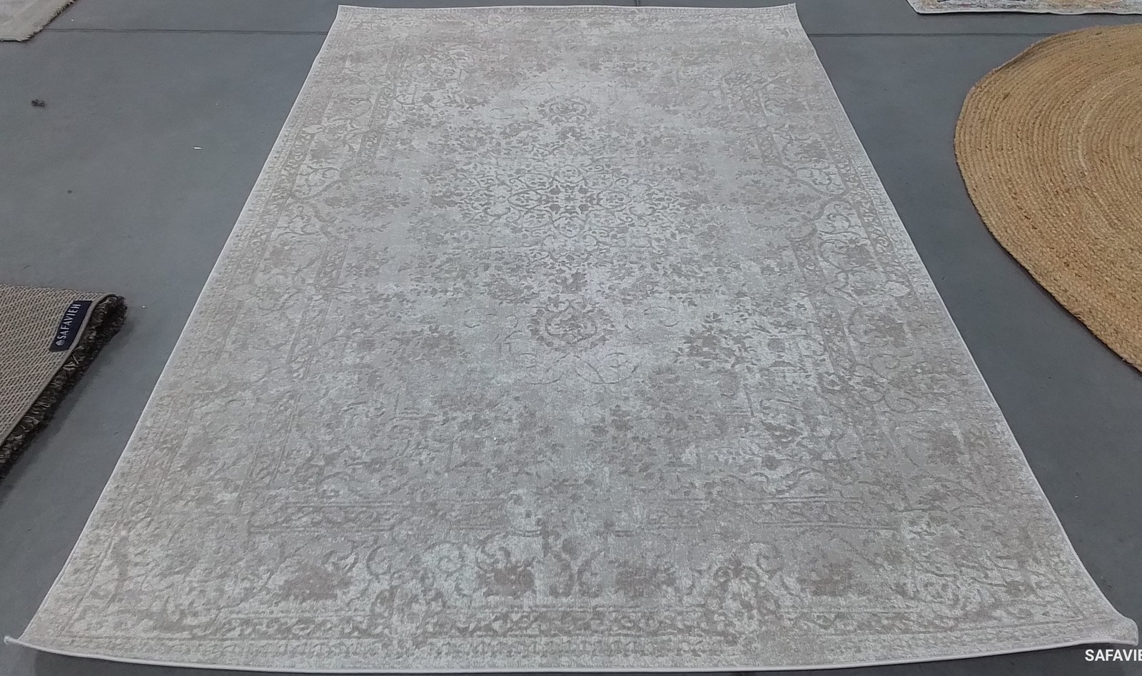 CREME / IVORY 6′-0″ x 9′-0″ Back Stain Rug, Reduced Price 1172803023 RFT664D-6