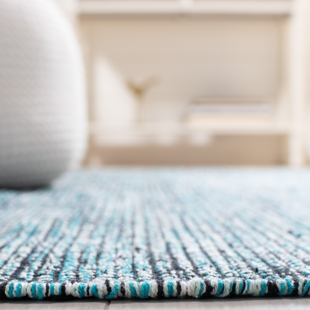 SAFAVIEH Montauk MTK620K Handwoven Turquoise / Black Rug