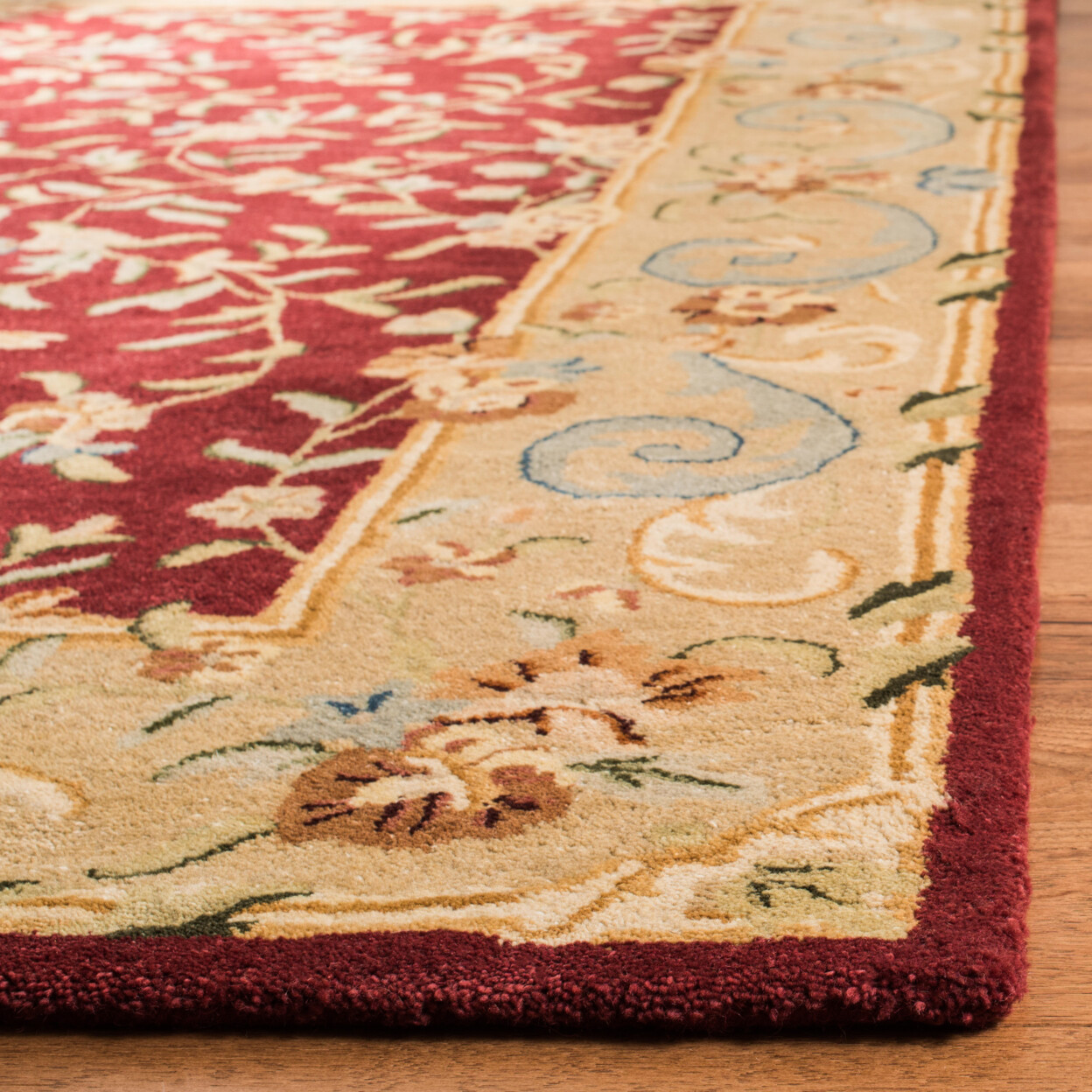 SAFAVIEH Bergama BRG164A Handmade Red / Dark Beige Rug