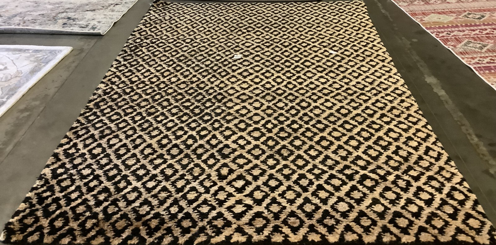BLACK / GOLD 6′-0″ x 9′-0″ Flaw in Rug, Reduced Price 1172674618 BOH315A-6