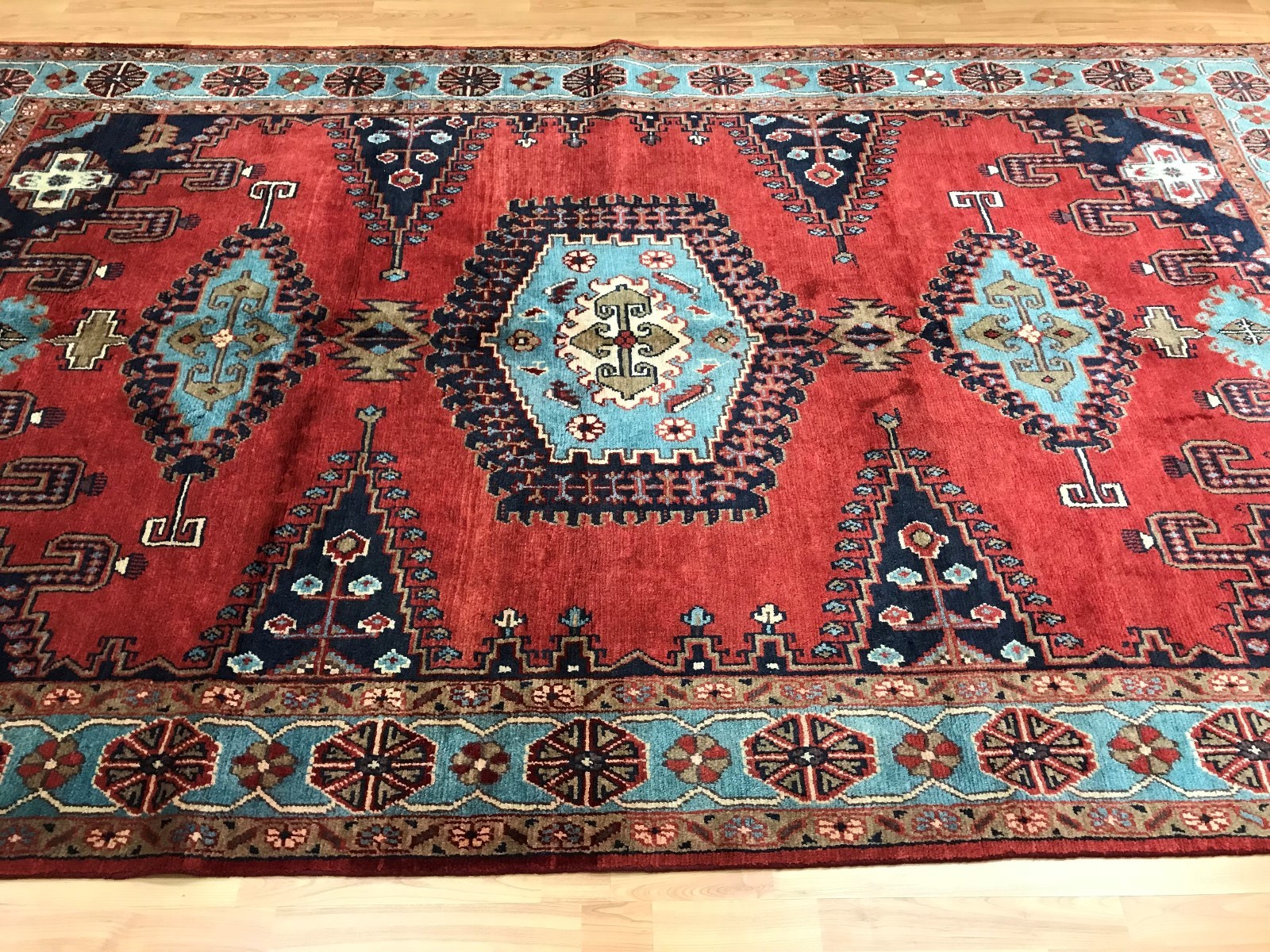 6’8″ x 10’11” Turkish Tribal Oriental Rug – 1980s – Hand Made – 100% Wool