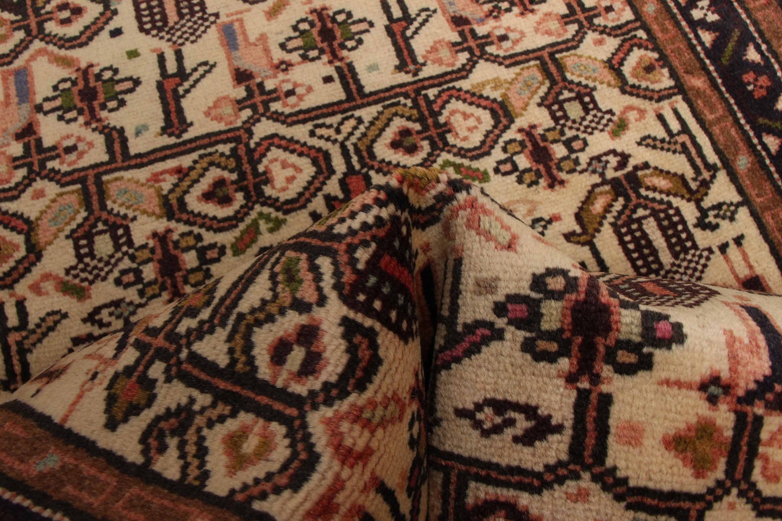Vintage 2’0″ x 3’2″ Traditional Hand Knotted Vegetable Dye Wool Area Rug