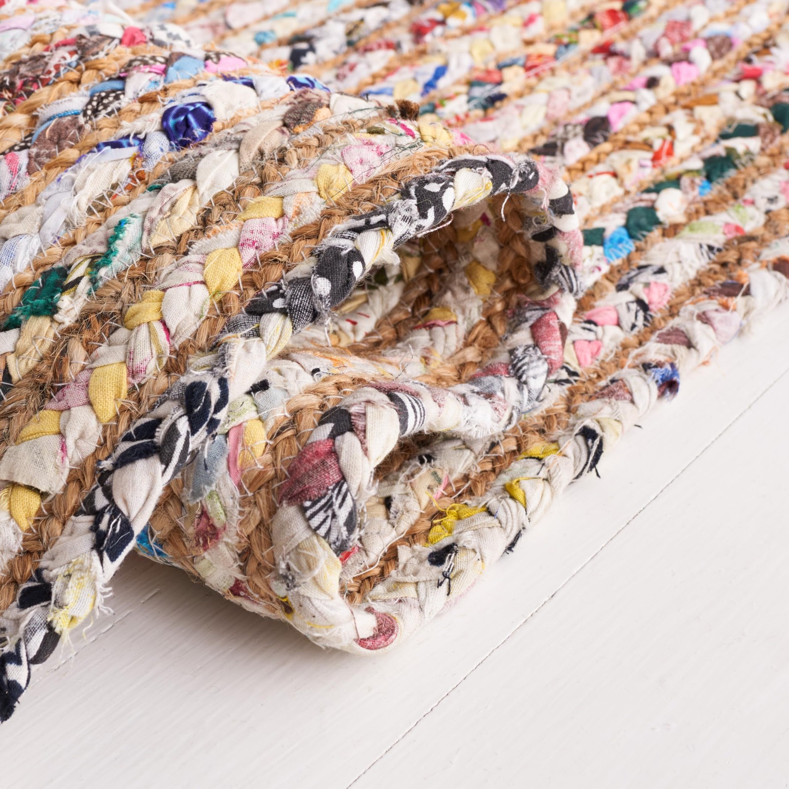SAFAVIEH Cape Cod Collection 2’3 x 4′ Beige / Multi CAP202B Handmade Boho Braide