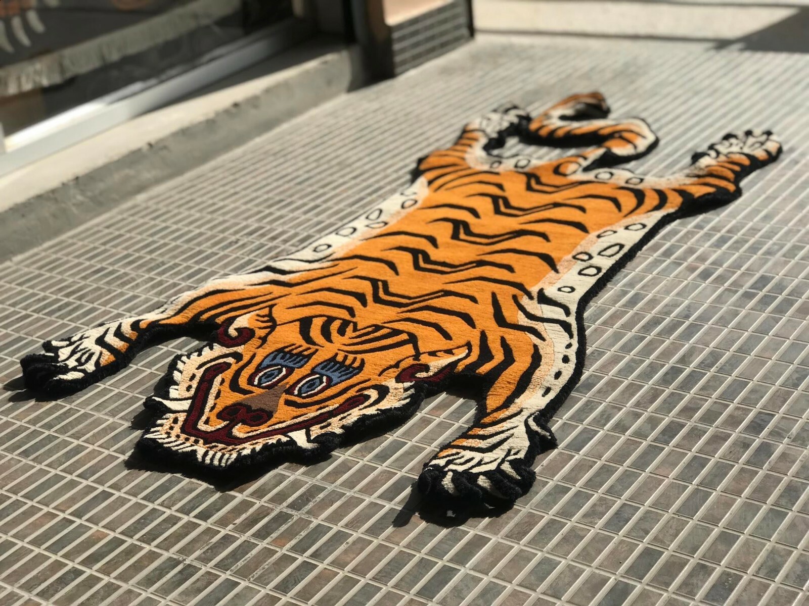 Hand knotted Tibetan Tiger medium skin Rug ( 70 cm × 140 cm )
