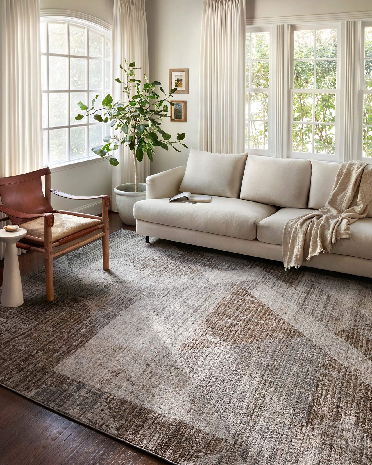 Loloi Austen Collection Aus-04 Stone/Bark 2-4 X 8-0 Runner Rug
