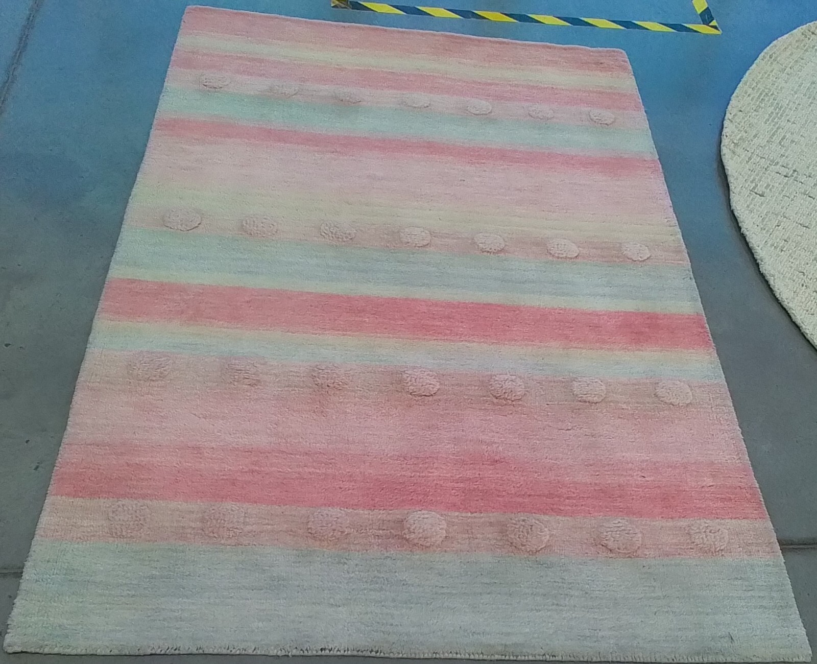 LT BLUE / PINK 4′-0″ x 6′-0″ Back Stain Rug, Reduced Price 1172759819 SFK801M-4