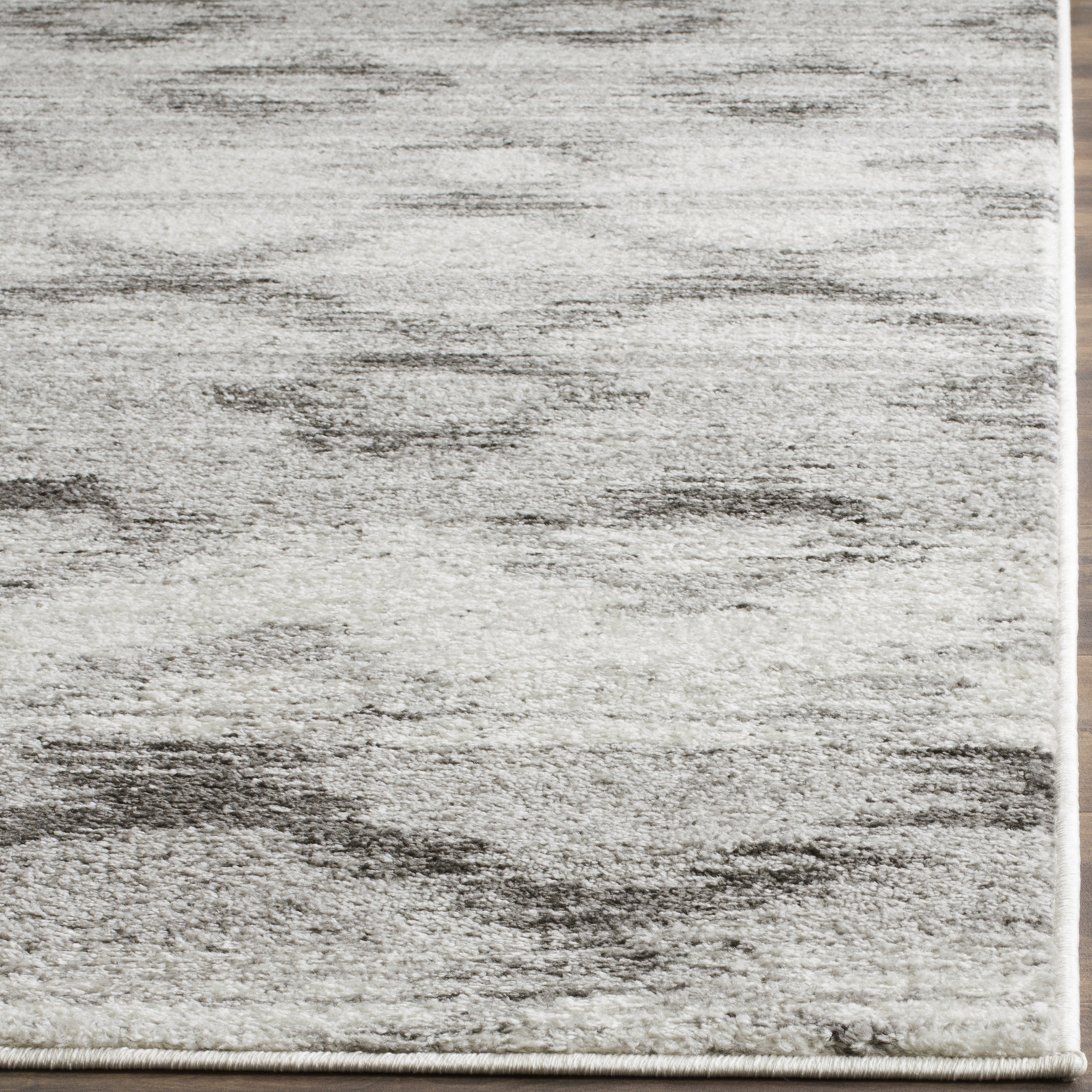 Safavieh Adirondack SILVER / CHARCOAL 2′ 6″ X 4′ Area Rug – ADR106P-24