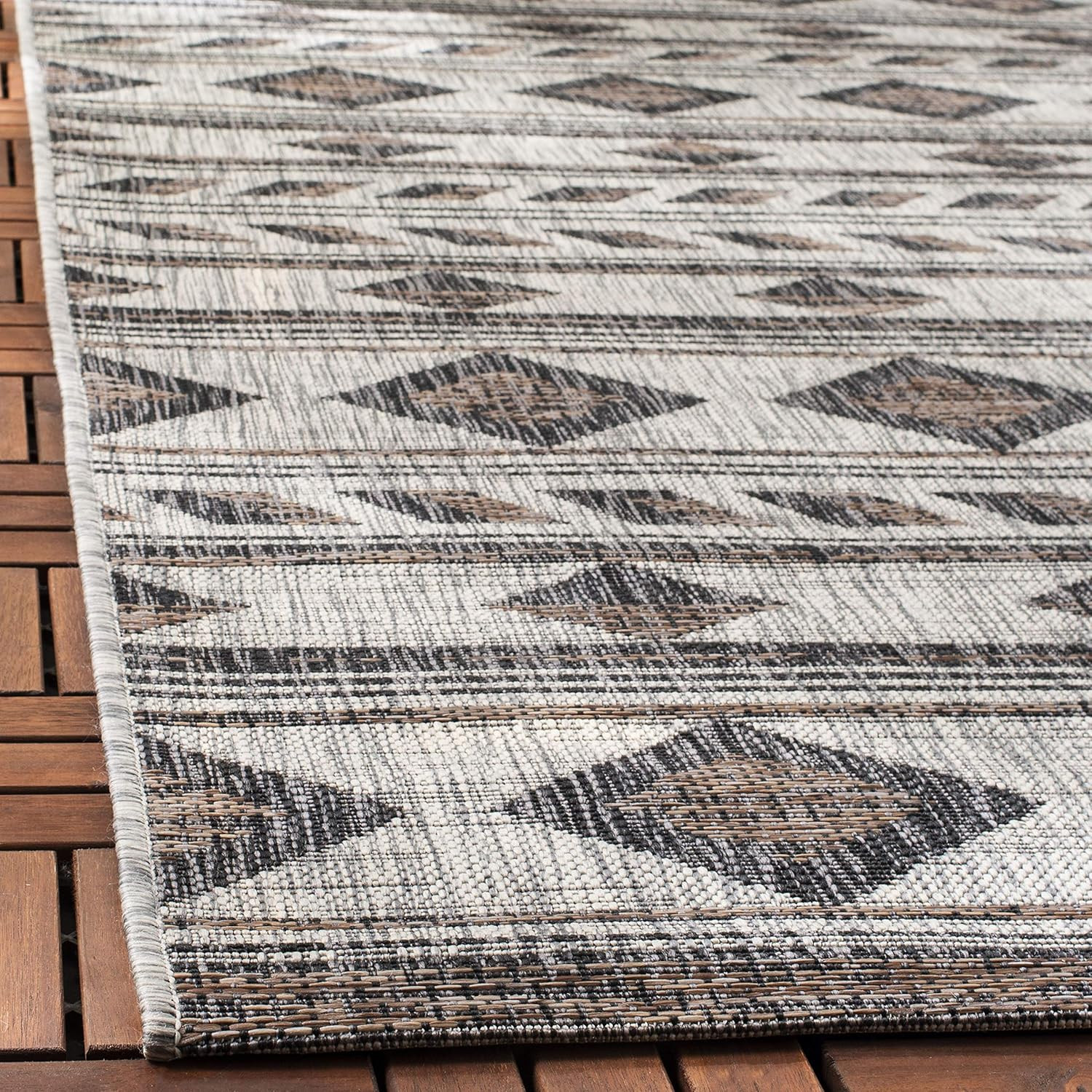 SAFAVIEH Washable Rug Outdoor Courtyard Collection – 2’3″ X 10′ Runner, Grey & B