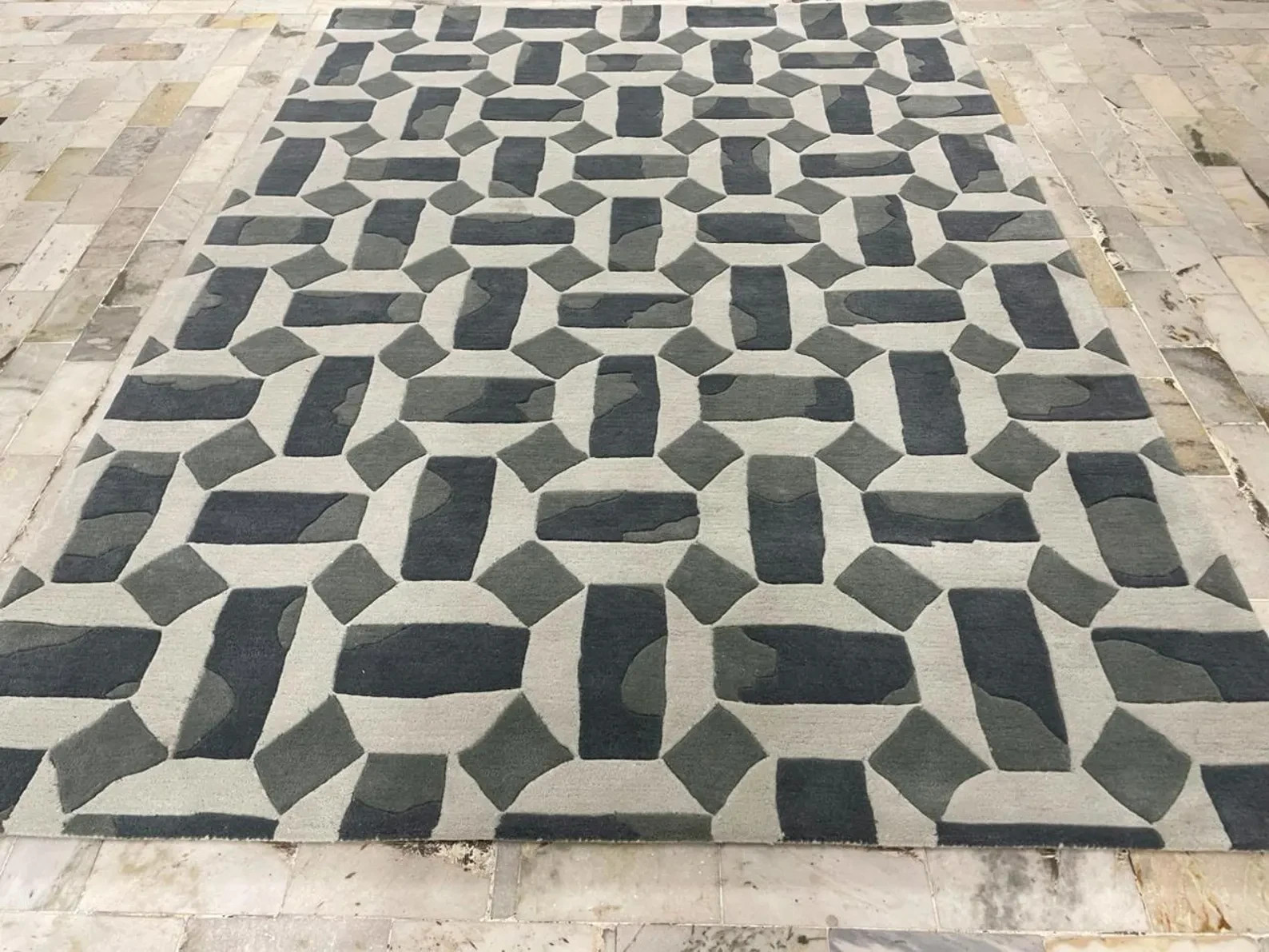 Geo Stone – Hand Tufted Wool Area Rug for Bedroom Living Room Guestroom Rug