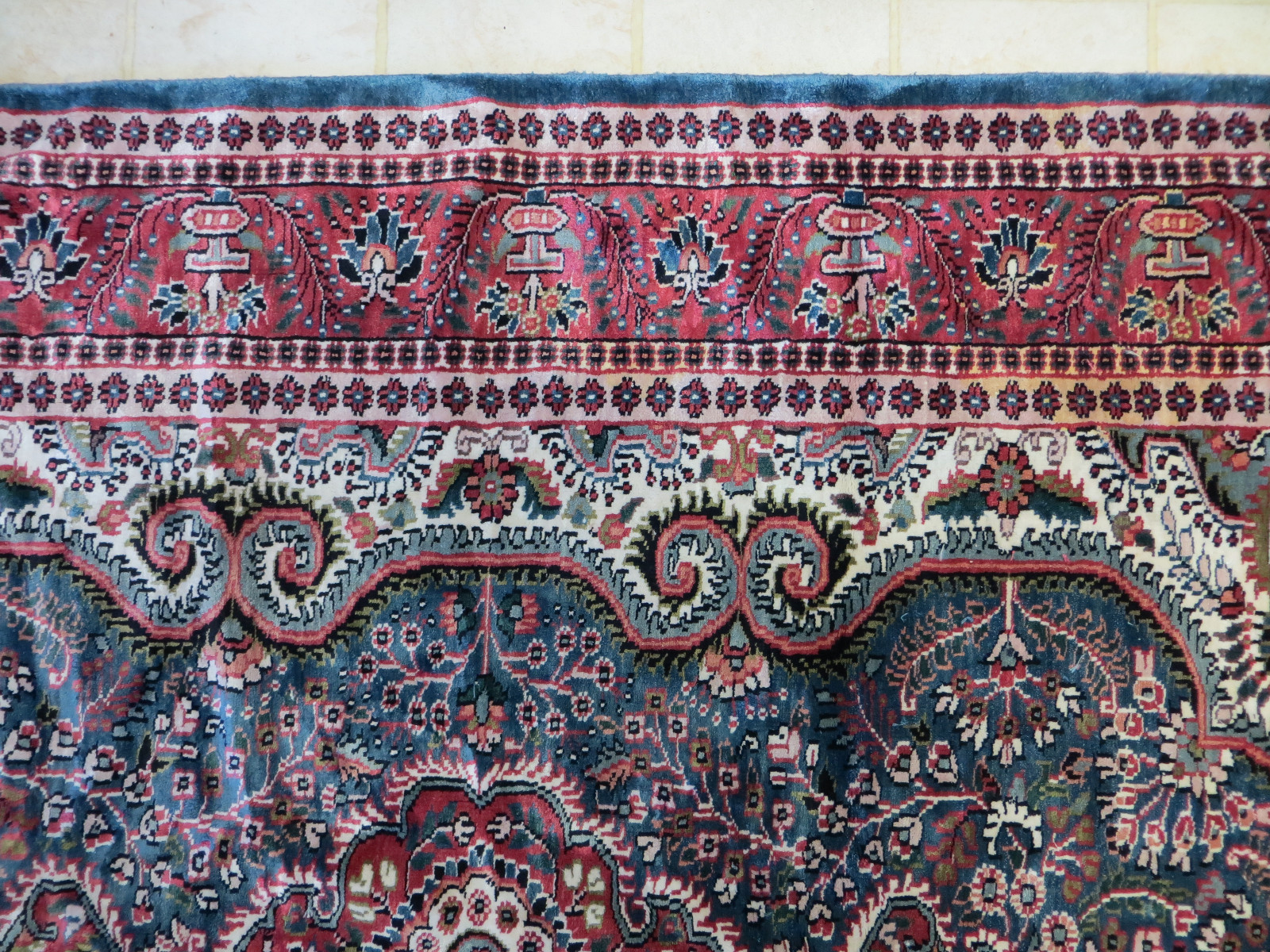Nice one!Genuine handmade rug soft silky wool/cotton nicely woven (6″ x 4″)