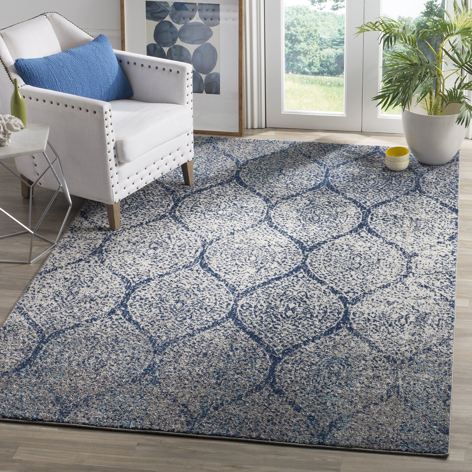 Madison Collection Area Rug – 6’7″ x 9’2″, Navy & Silver, Glam Ogee Trellis D…