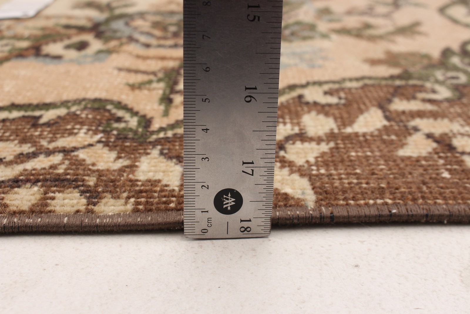 Vintage Cream Traditional 3’11” x 7’0″ Hand-Knotted Oriental Wool Area Rug