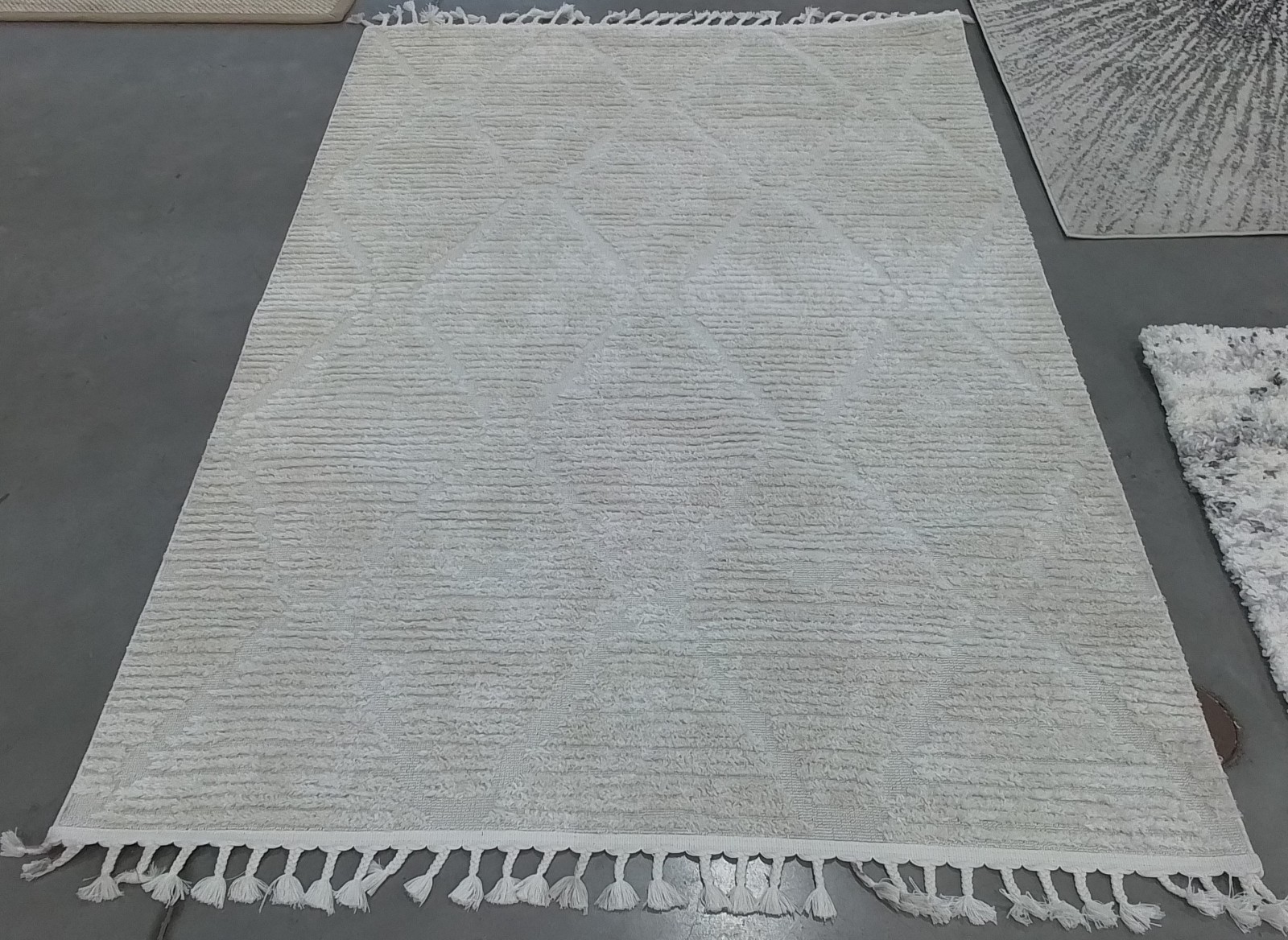 BEIGE 5′-3″ x 7′-6″ Back Stain Rug, Reduced Price 1172774850 MRK517C-5