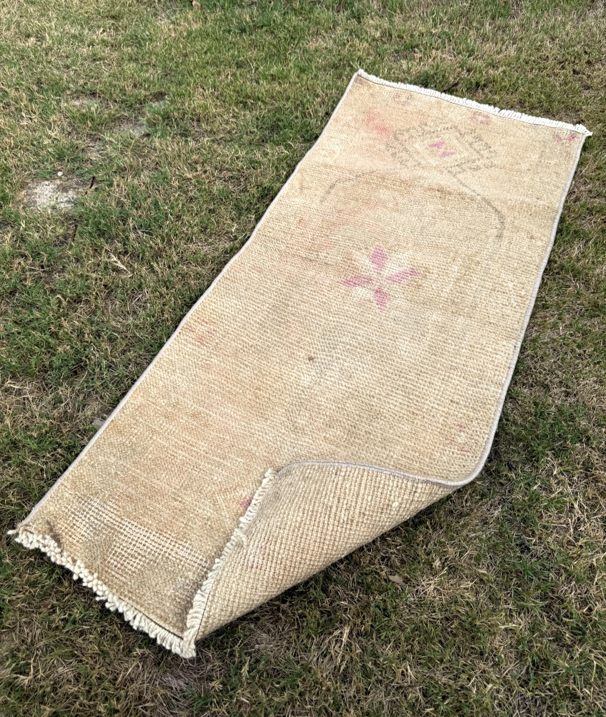 Vintage Turkish Rug | 19×42 in Wool | Hand-Knotted | Rustic Farmhouse Decor