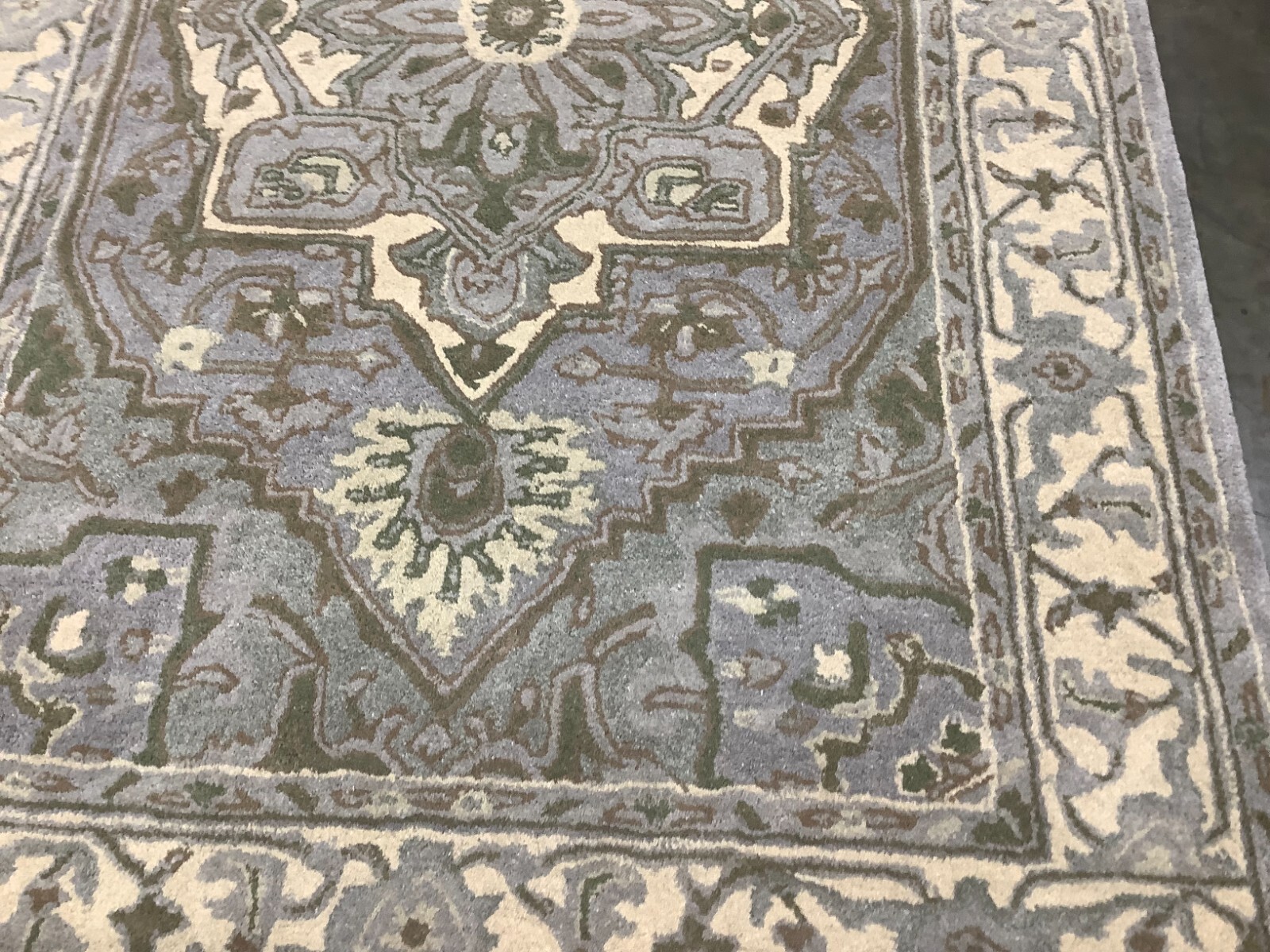 BEIGE / GREY 5′-0″ x 8′-0″ Flaw in Rug, Reduced Price 1172678040 HG866A-5