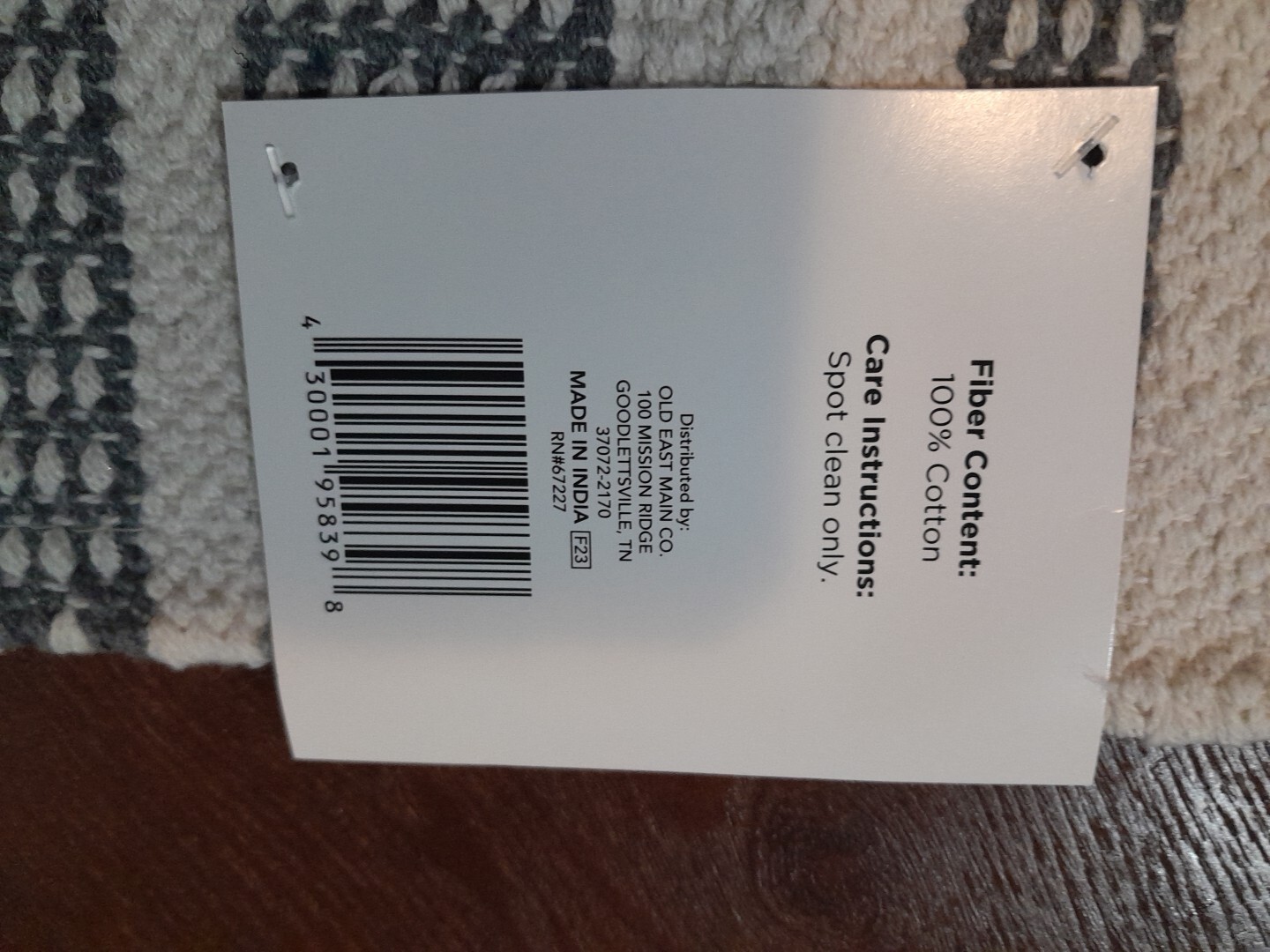 Comfort Bay Scatter Rug 20inX30in Cream And Gray NWT