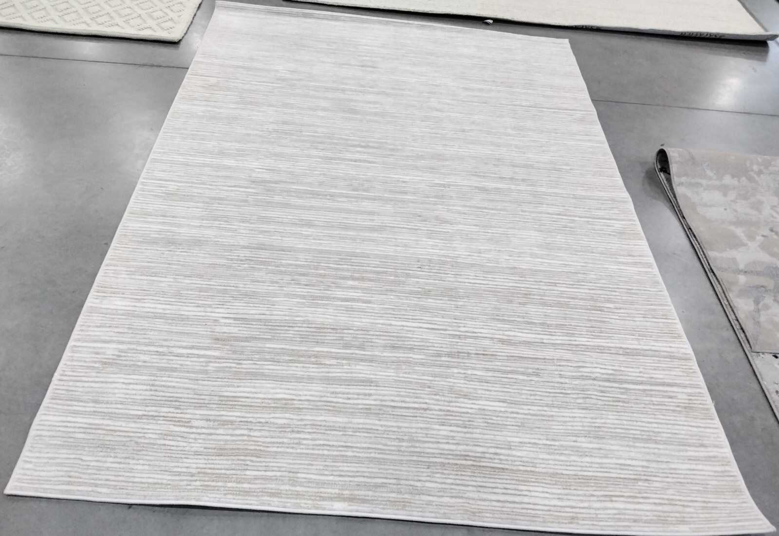 IVORY 5′-1″ X 7′-6″ Back Stain Rug, Reduced Price 1172758460 VSN606J-5
