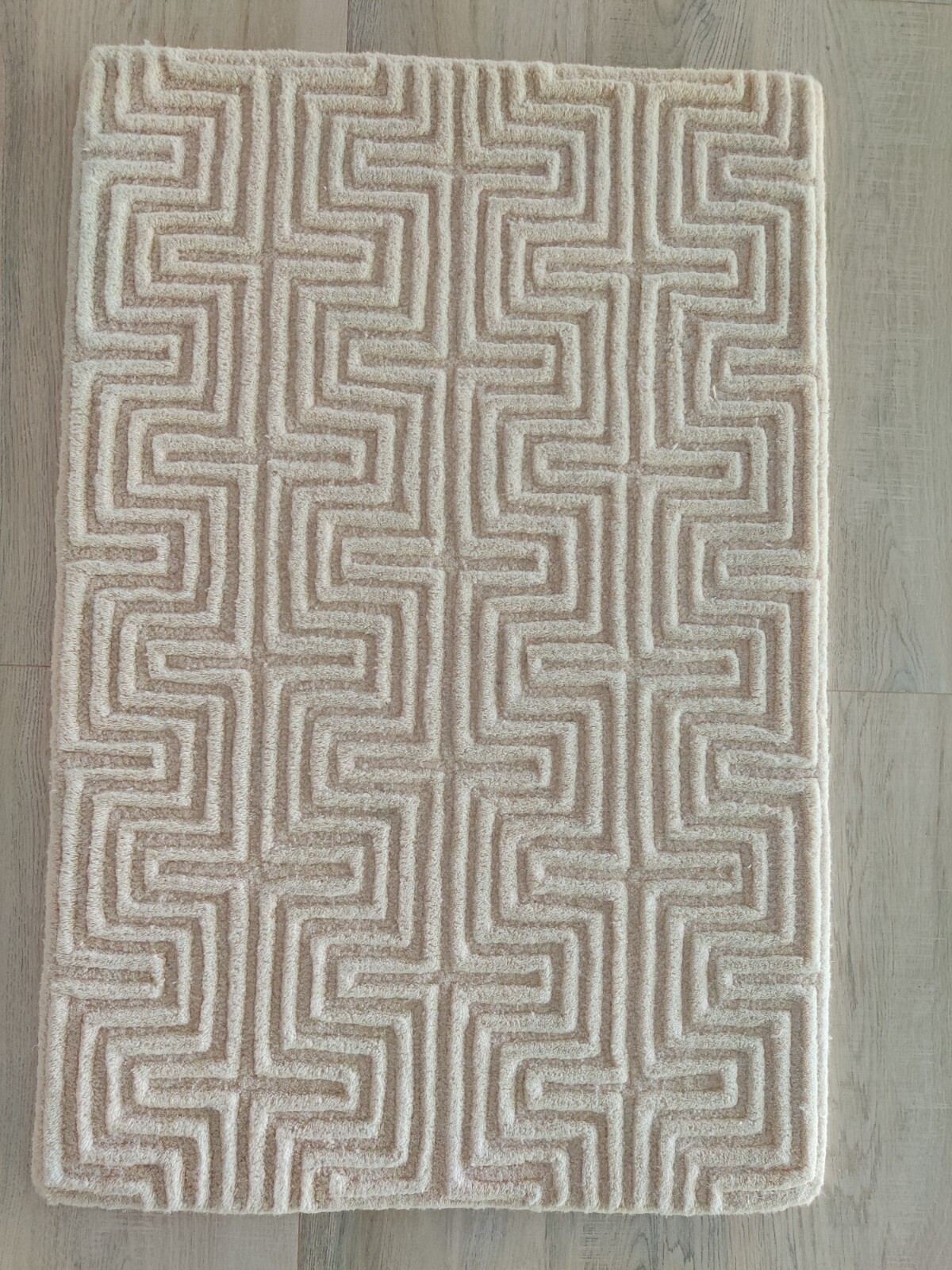 2 x 3 ft Hand Tufted Rug for Kids Teens 100% Wool Geometrical White Puzzle