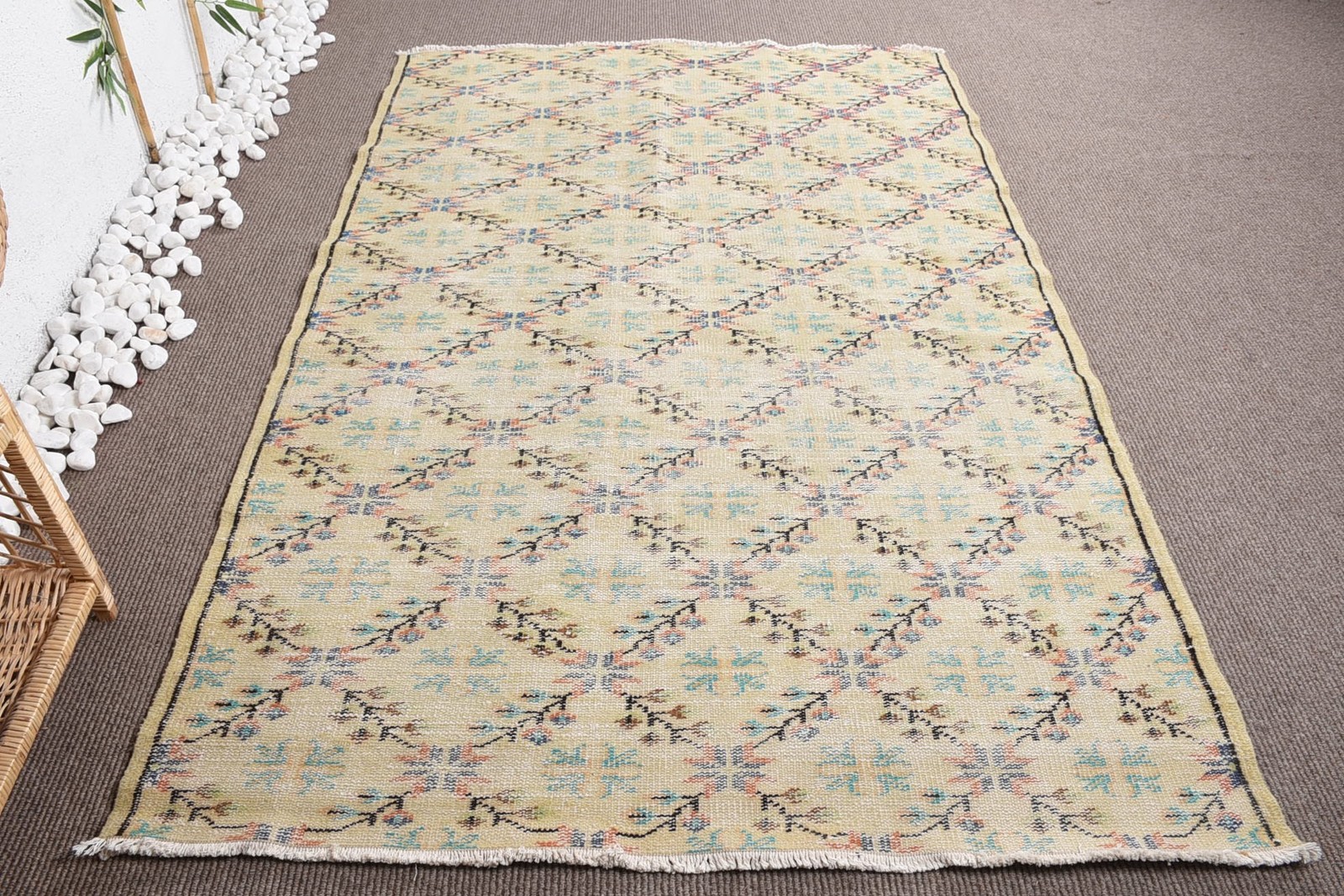 Turkish Vintage Rug 4,8×7,5 ft (147×230 cm), Beige Floral Rug