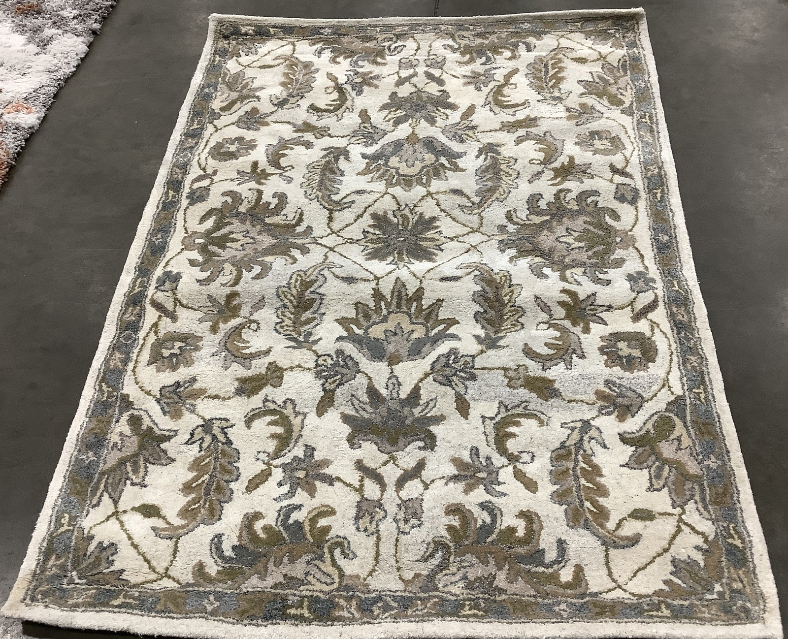 IVORY / LIGHT GREY 4′-0″ x 6′-0″ Stained Rug, Reduced Price 1172683606 BEL924A-4