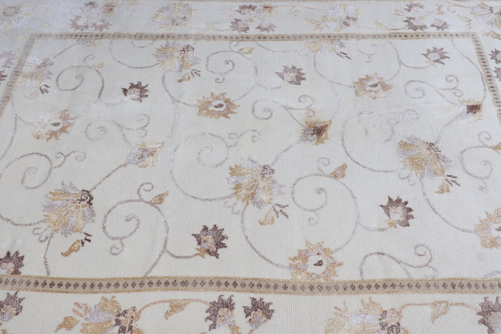Turkish Large Rug 5,6×8 ft (170×243 cm), Vintage White Moroccan Rug
