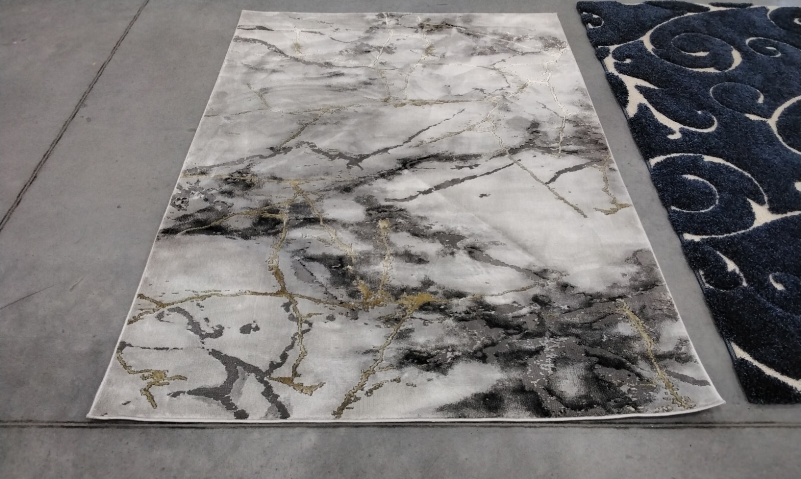 GREY / GOLD 5′-3″ X 7′-6″ Back Stain Rug, Reduced Price 1172720939 CFT877F-5