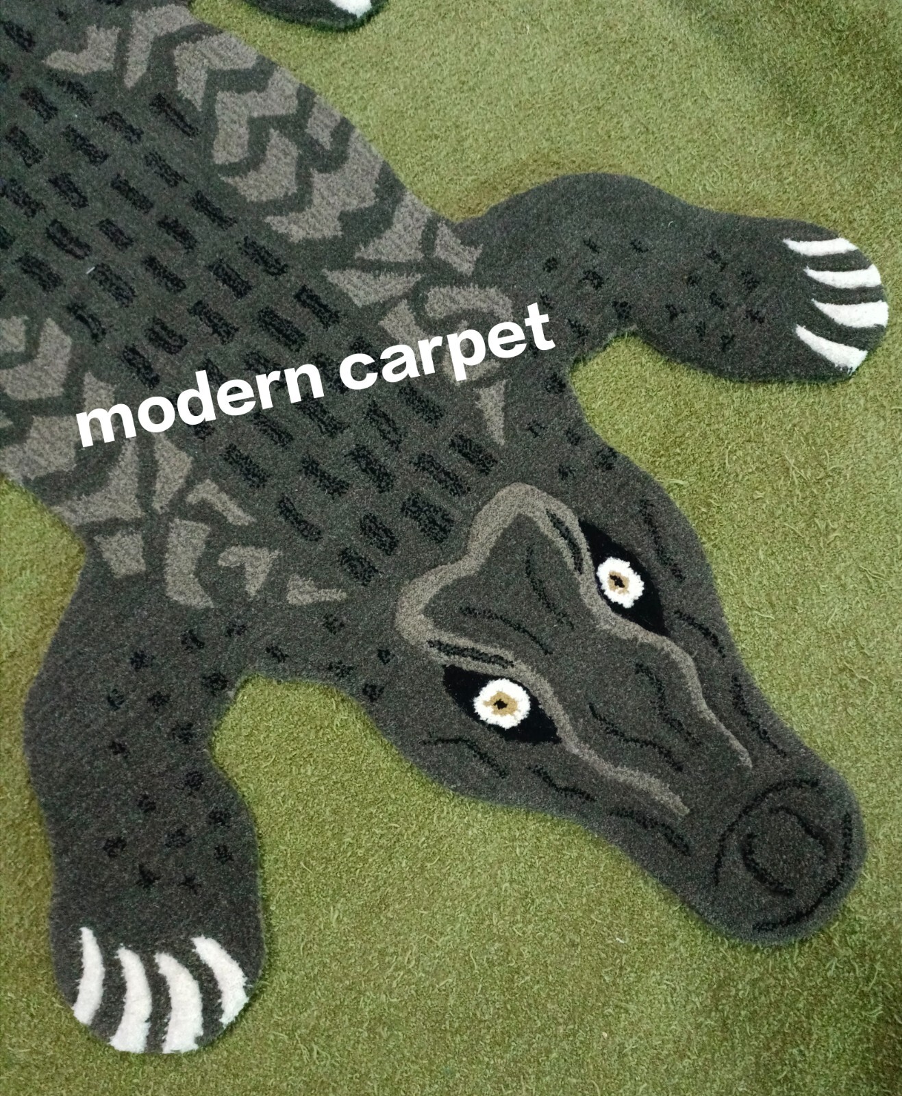 Crocodile Rugs Handmade 100% Woolen Hand Tufted For Home Decoration