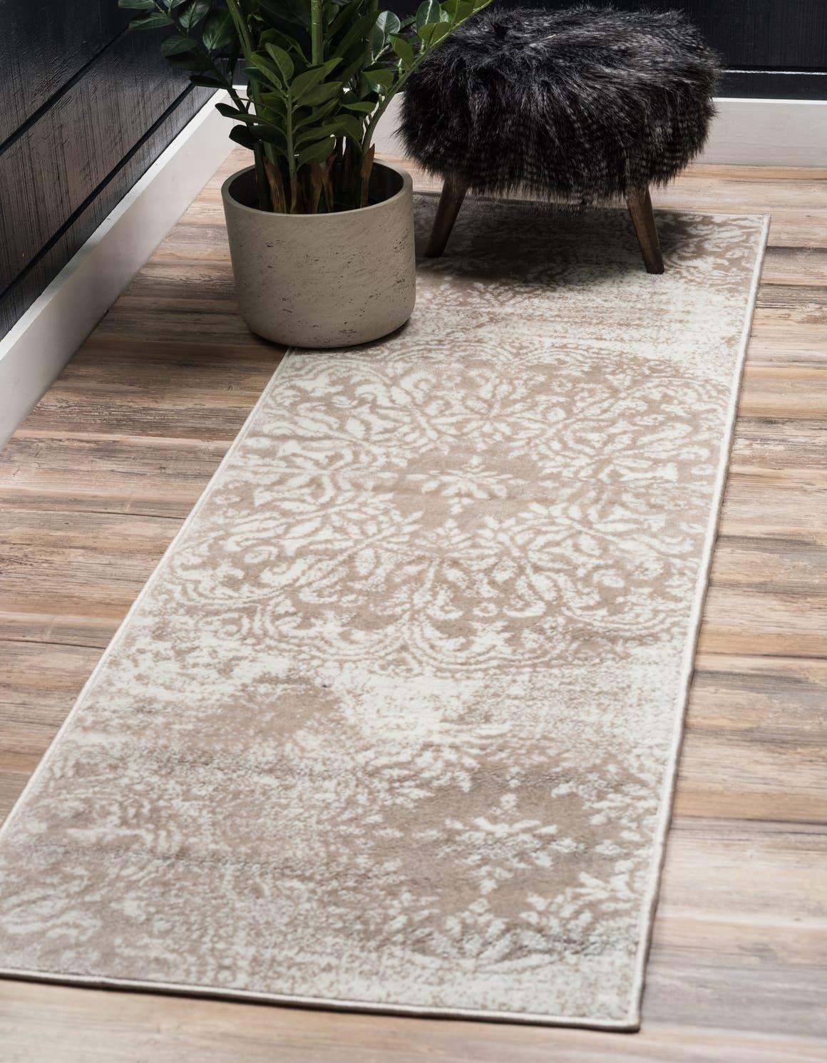Sofia Collection Area Rug – Grand (2′ x 6′ 7″ Runner Beige/Ivory)